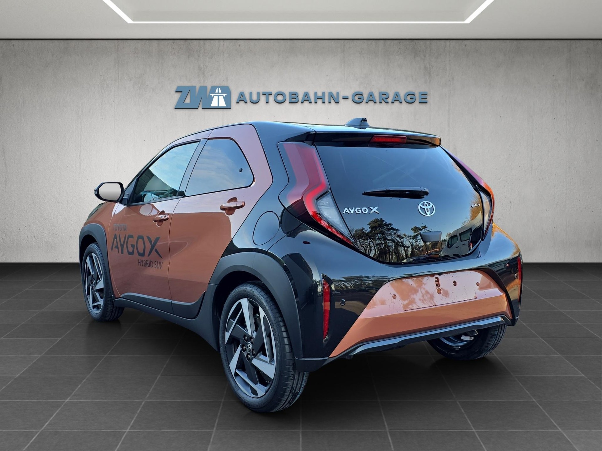 TOYOTA Aygo X 1.5 VVT-i HSD Style-image-2