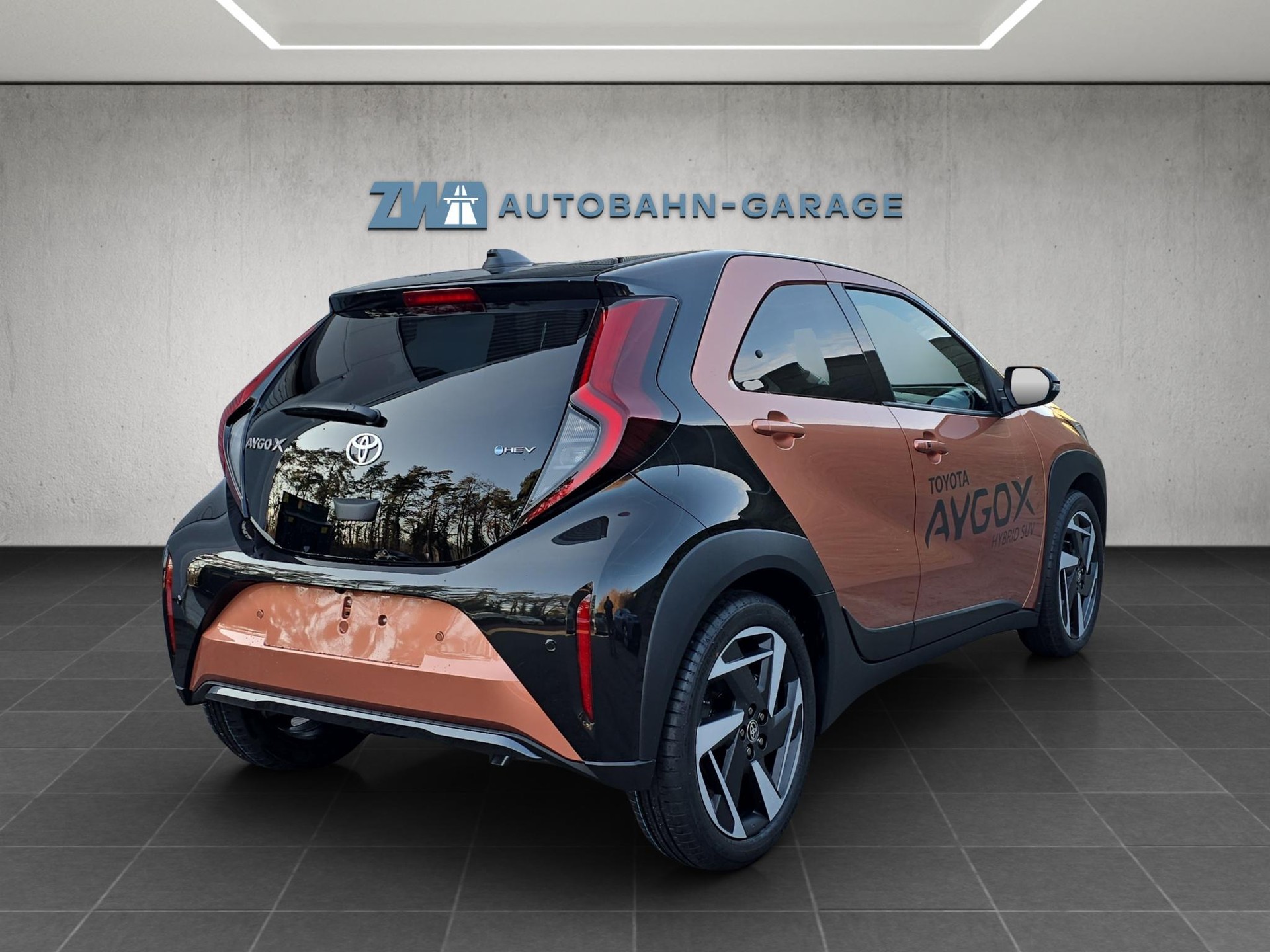 TOYOTA Aygo X 1.5 VVT-i HSD Style-image-4