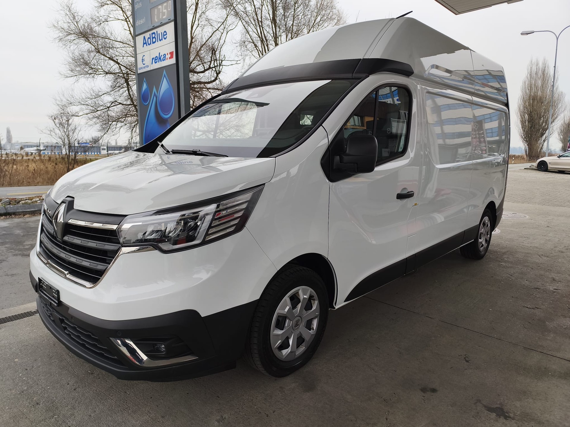 RENAULT Trafic 2.0 Blue dCi 150 Business L1H2 EN-image-1
