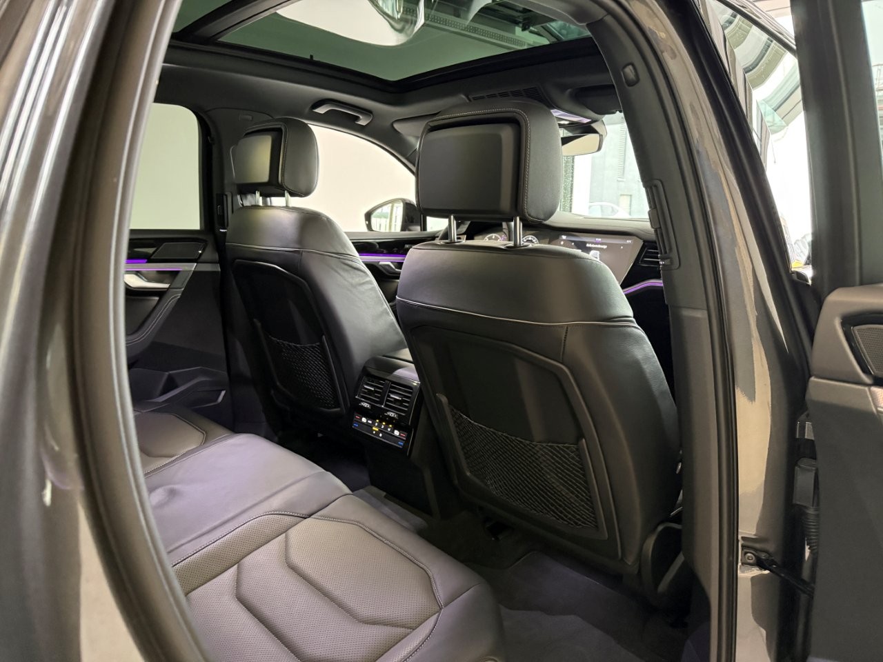 VW Touareg 3.0 TDI R Line Limited Tiptronic-image-6