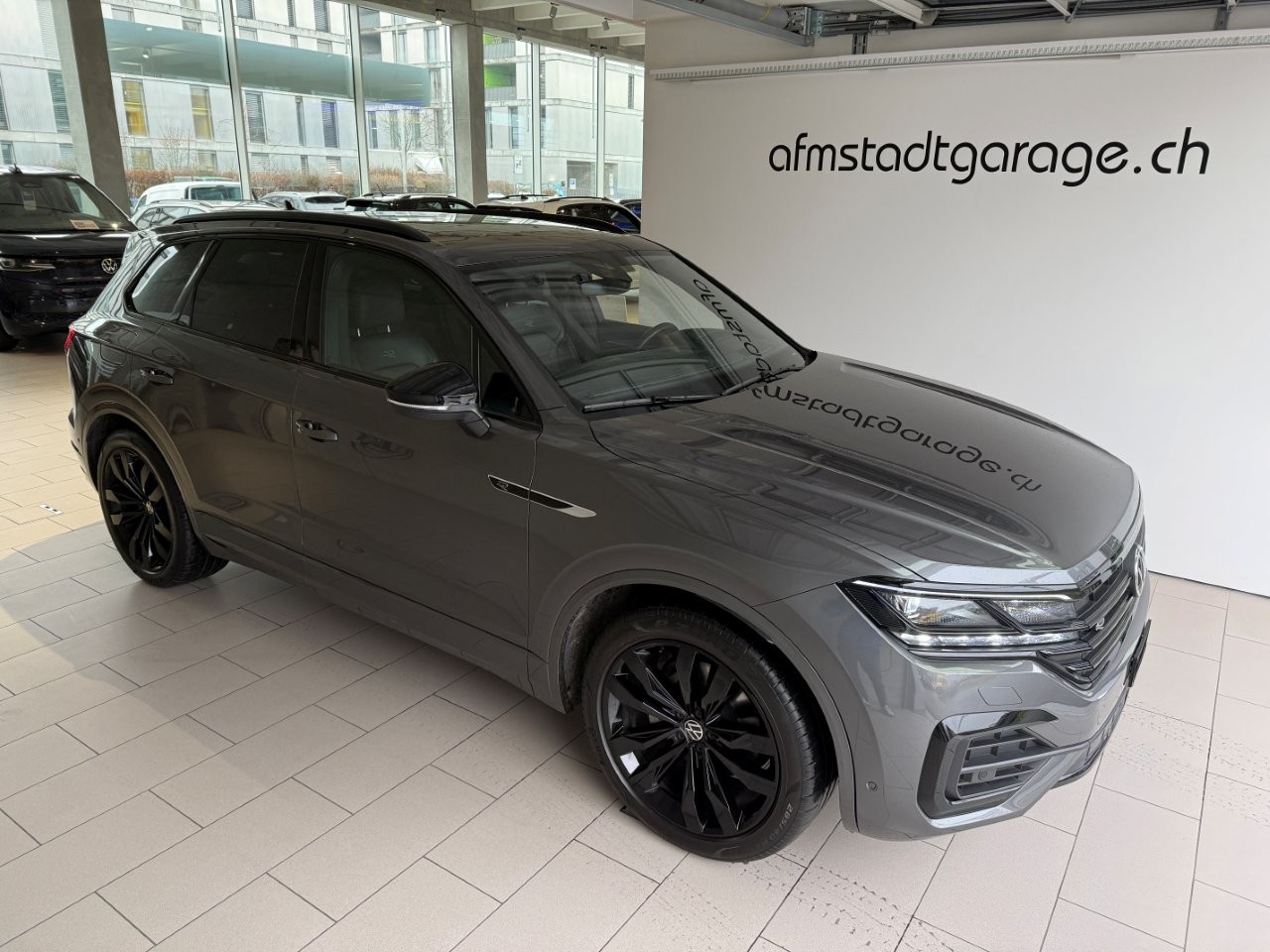 VW Touareg 3.0 TDI R Line Limited Tiptronic-image-1