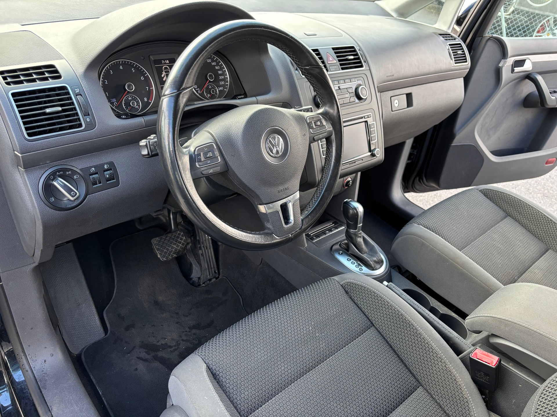 VW Touran 1.4 TSI Comfortline DSG-image-9