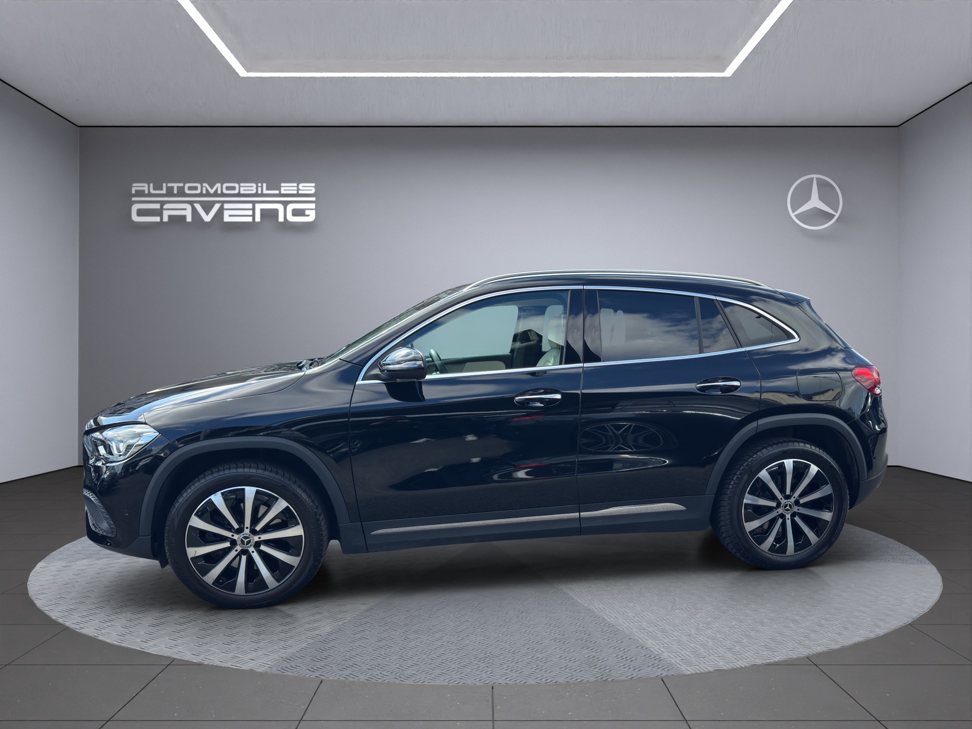 MERCEDES-BENZ GLA 250 4Matic Progressive 8G-DCT-image-1