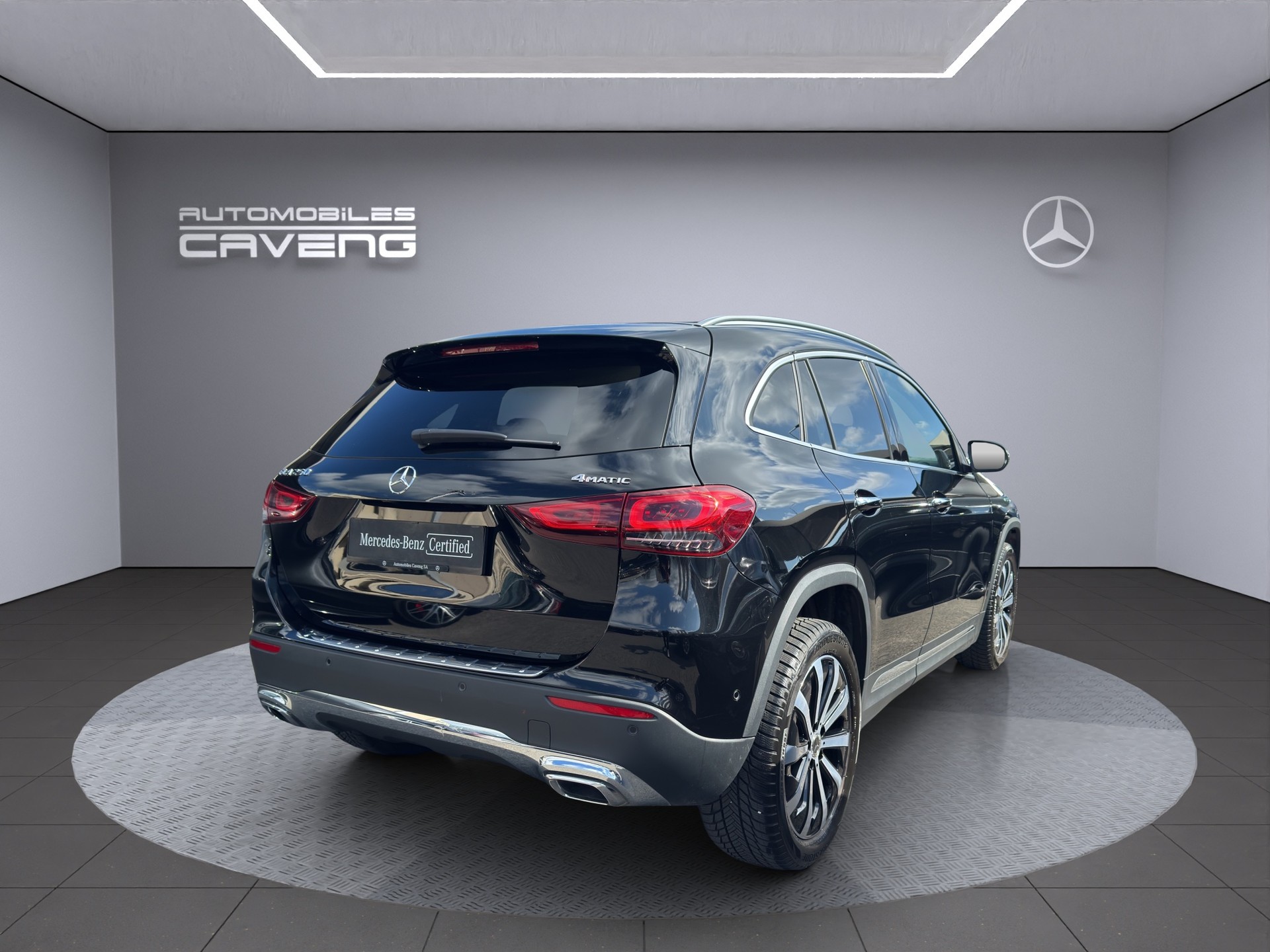 MERCEDES-BENZ GLA 250 4Matic Progressive 8G-DCT-image-4