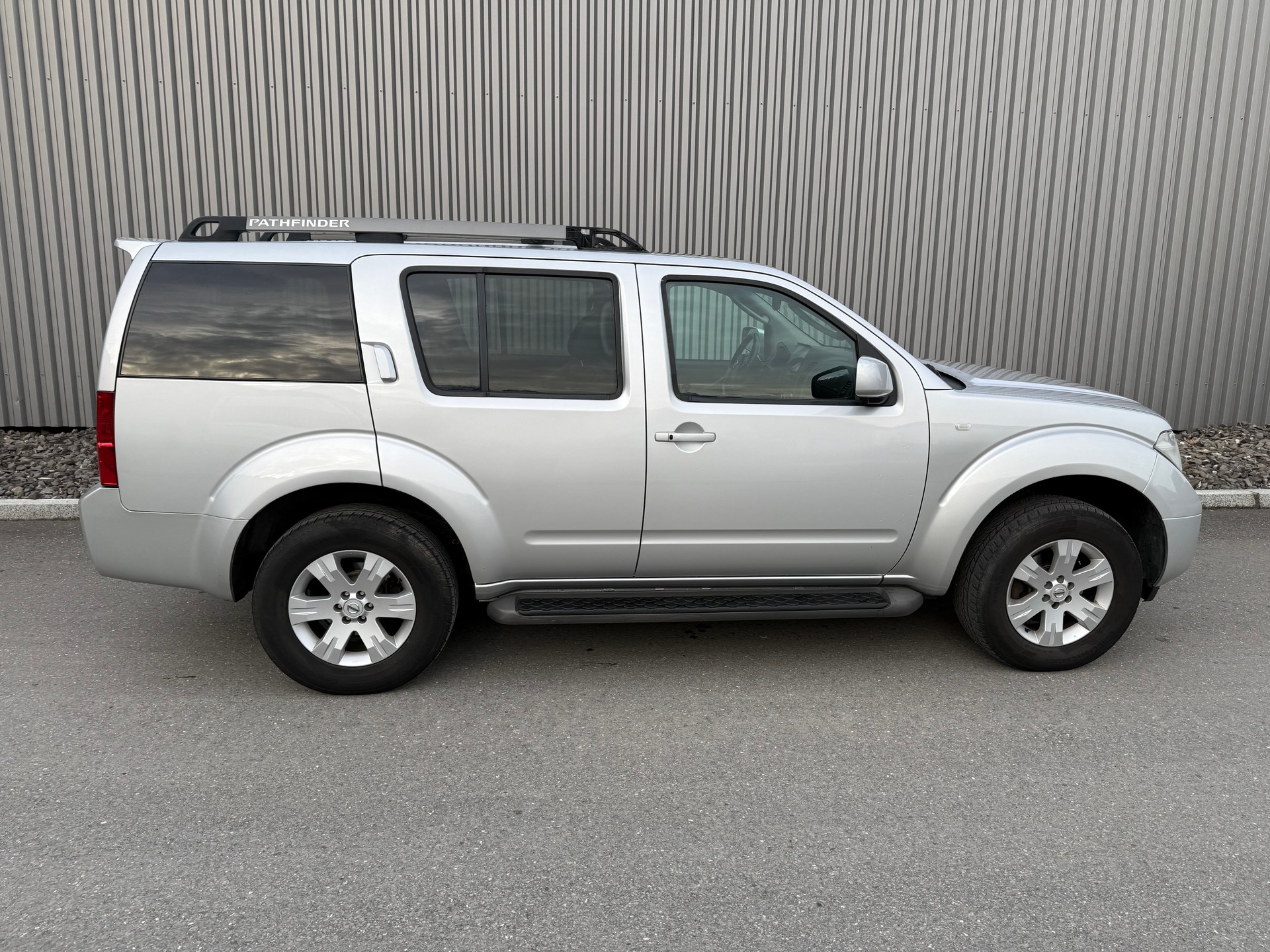 NISSAN Pathfinder 2.5 7 PLACES — ATTELAGE 3000 KG-image-5