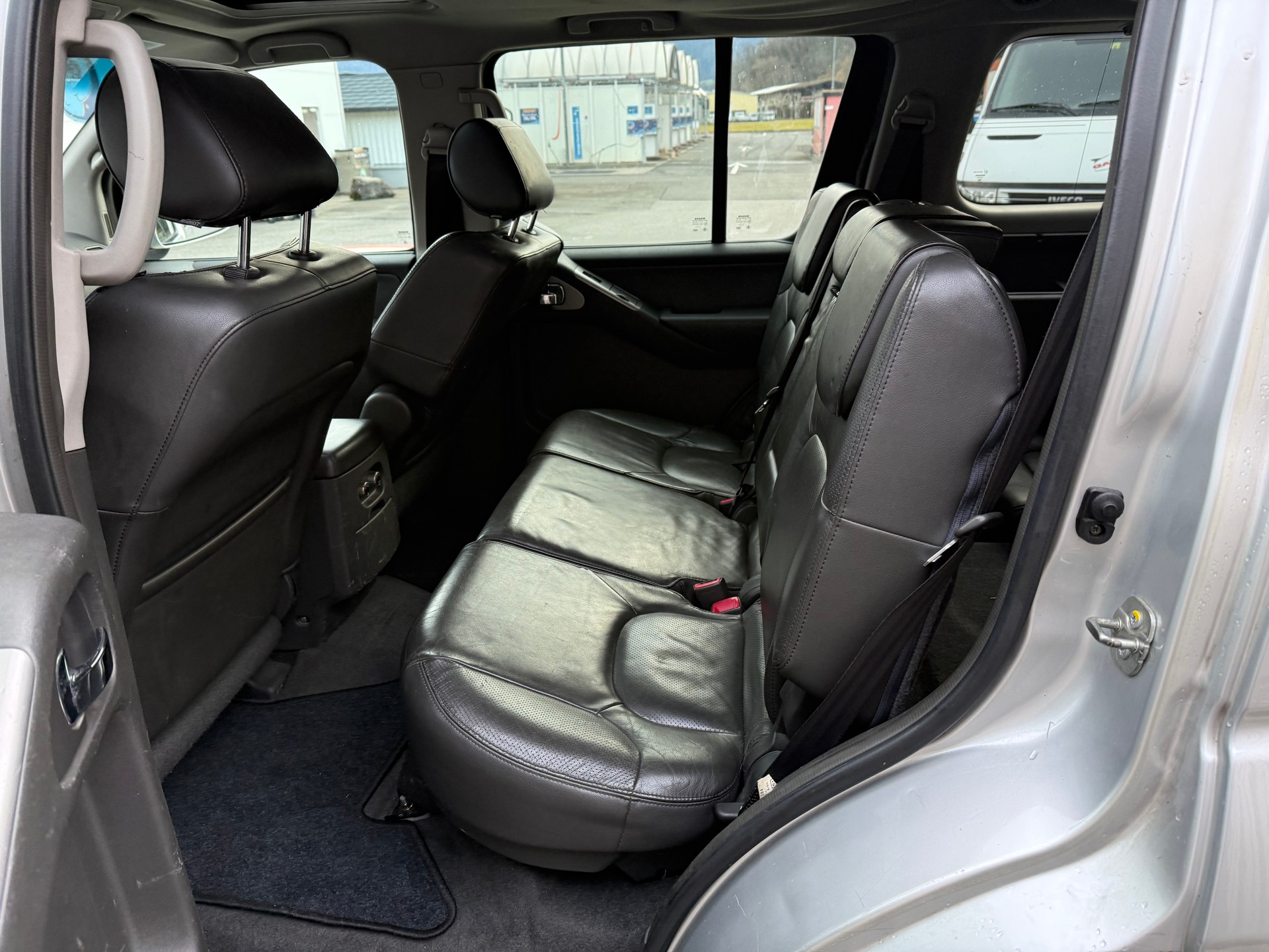 NISSAN Pathfinder 2.5 7 PLACES — ATTELAGE 3000 KG-image-22