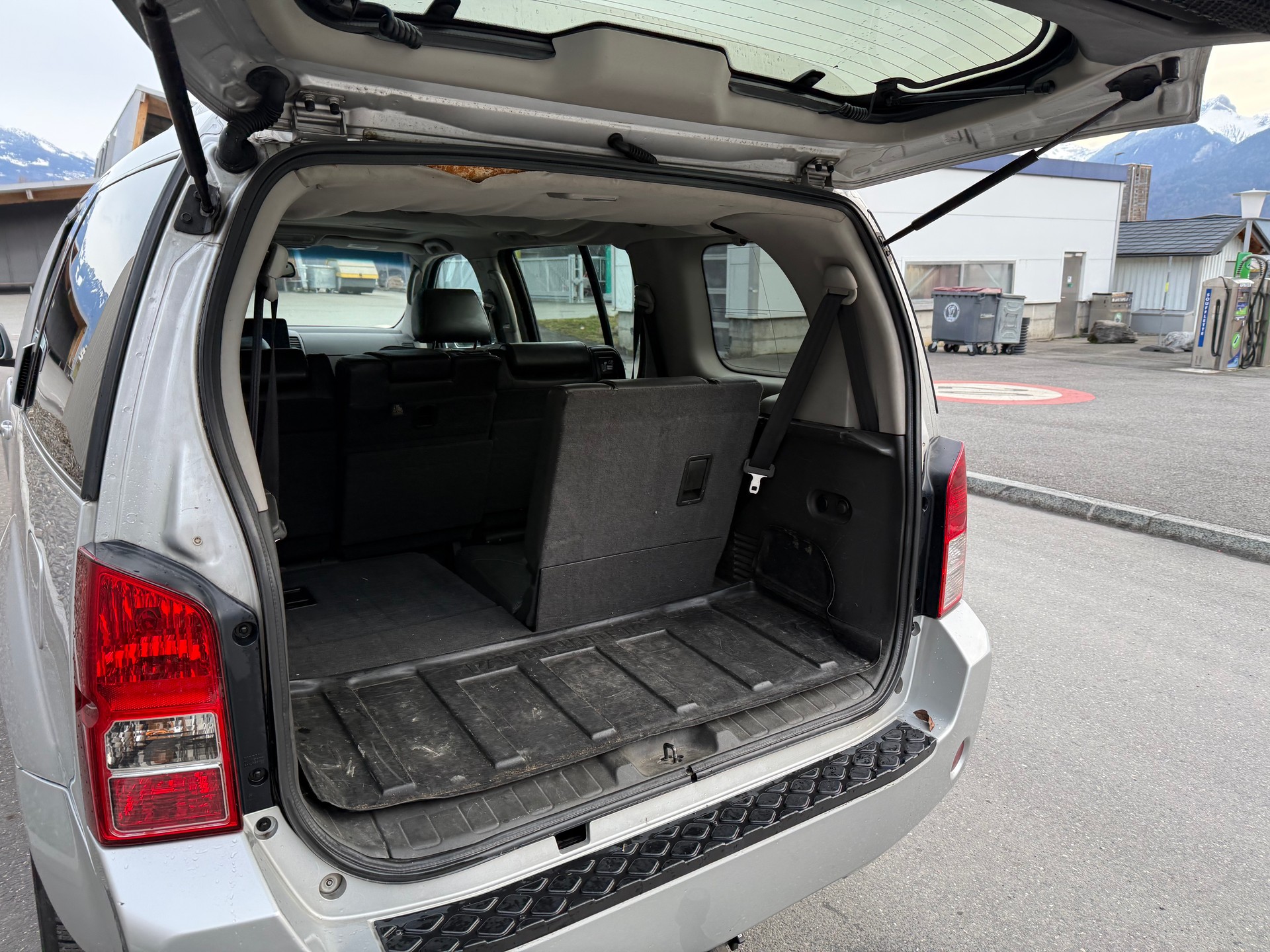 NISSAN Pathfinder 2.5 7 PLACES — ATTELAGE 3000 KG-image-12