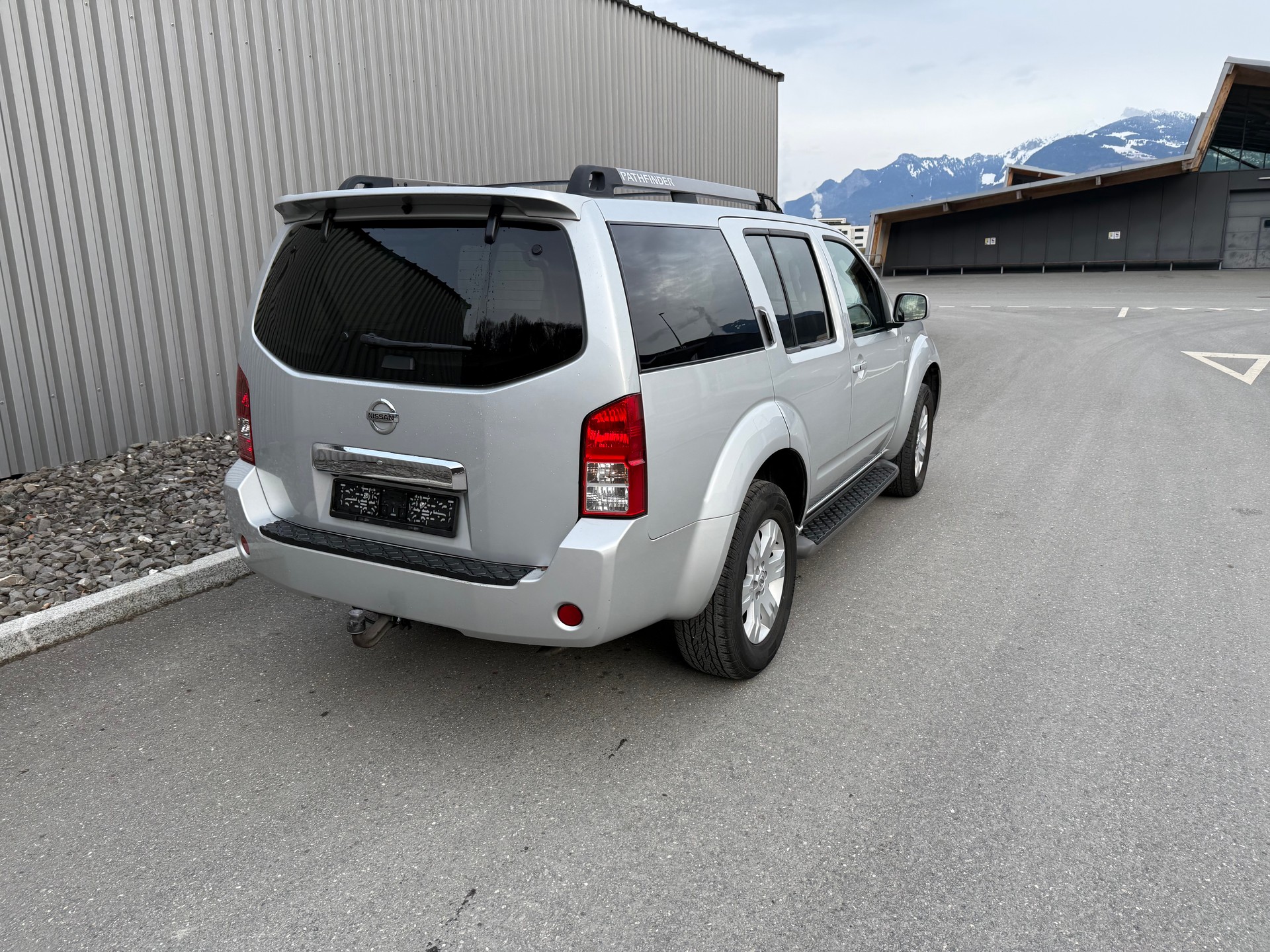 NISSAN Pathfinder 2.5 7 PLACES — ATTELAGE 3000 KG-image-4