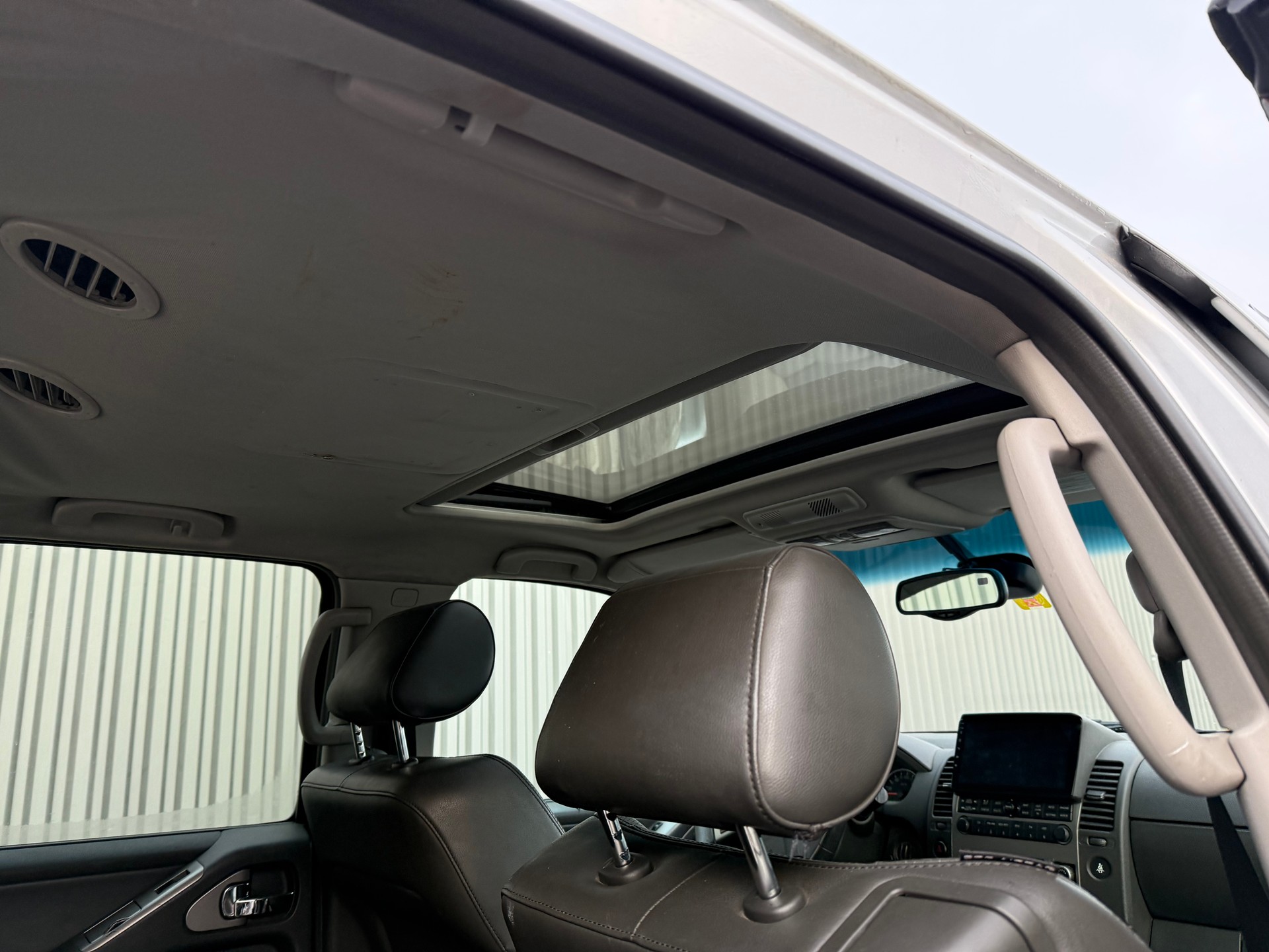 NISSAN Pathfinder 2.5 7 PLACES — ATTELAGE 3000 KG-image-11