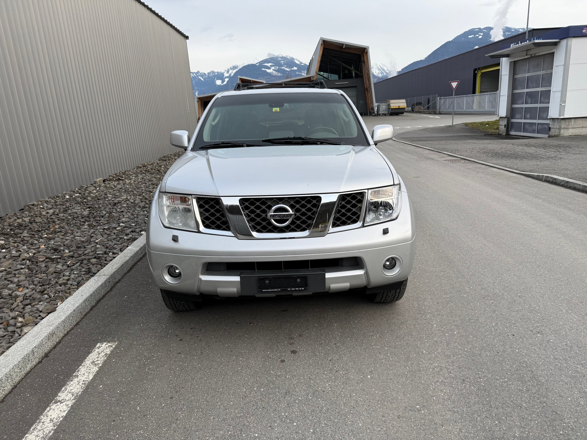 NISSAN Pathfinder 2.5 7 PLACES — ATTELAGE 3000 KG-showroom-element-3
