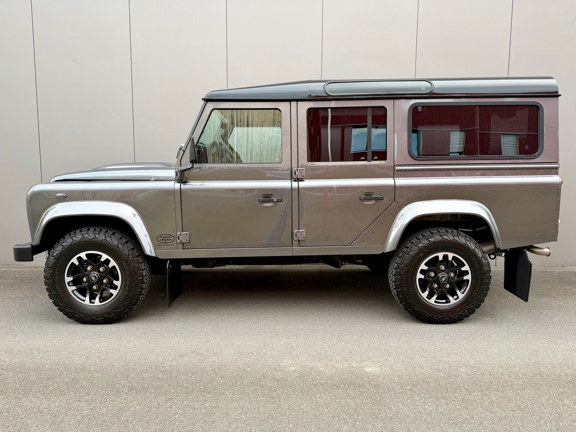 LAND ROVER Defender 110 TD4 67YRS *RECARO*-showroom-element-1