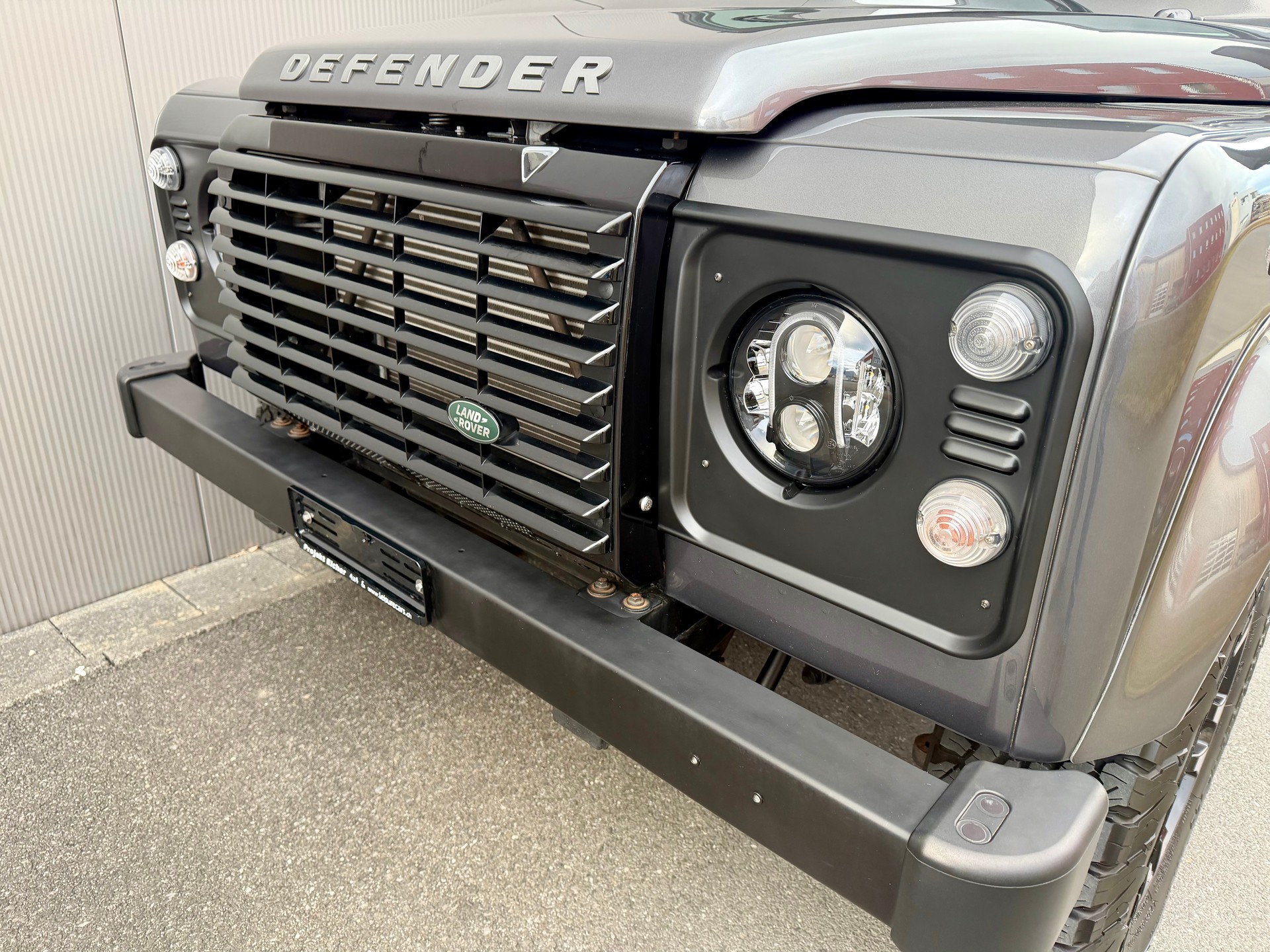 LAND ROVER Defender 110 TD4 67YRS *RECARO*-image-13