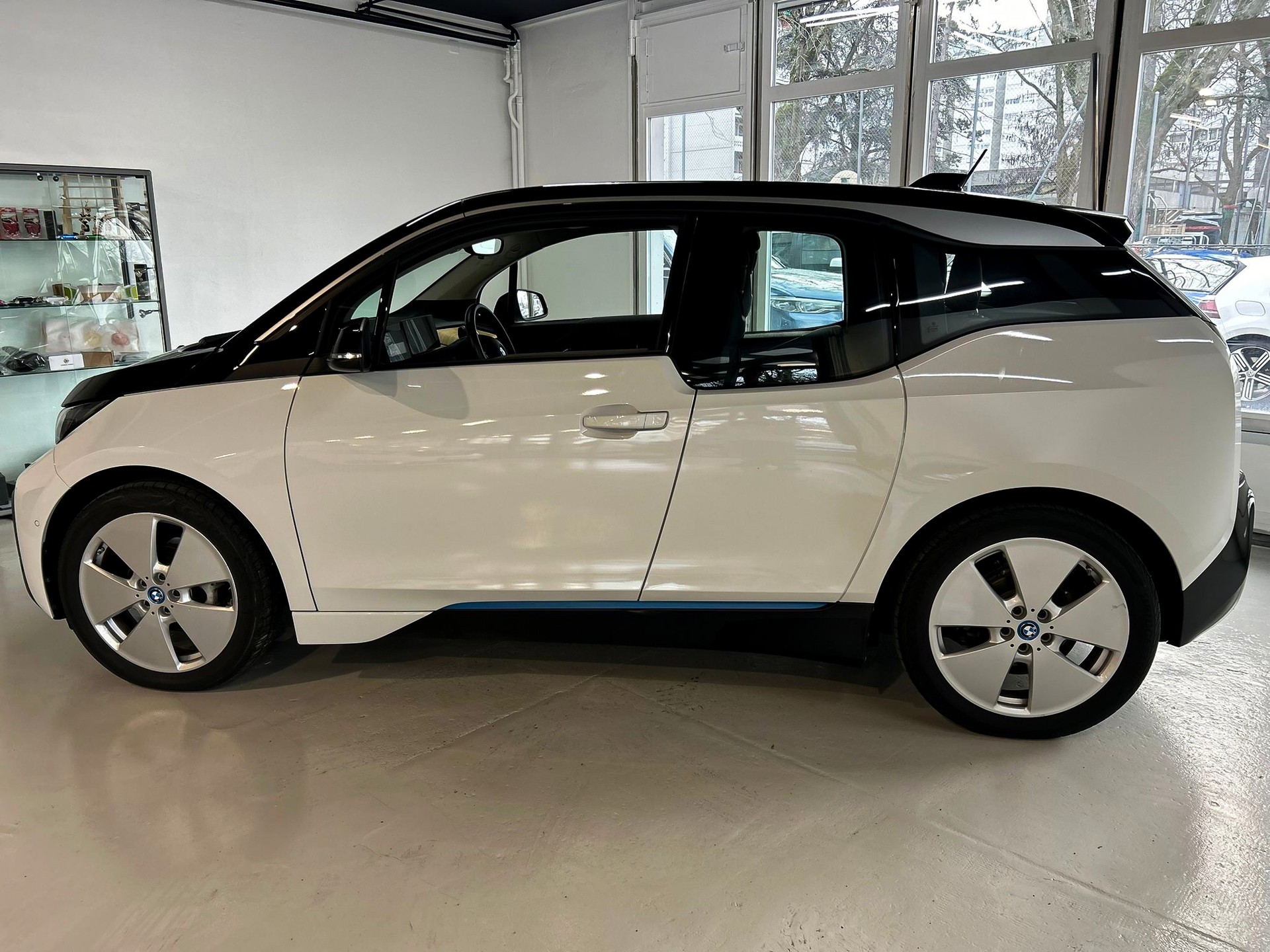 BMW i3 (120Ah) Fleet Edition-image-5