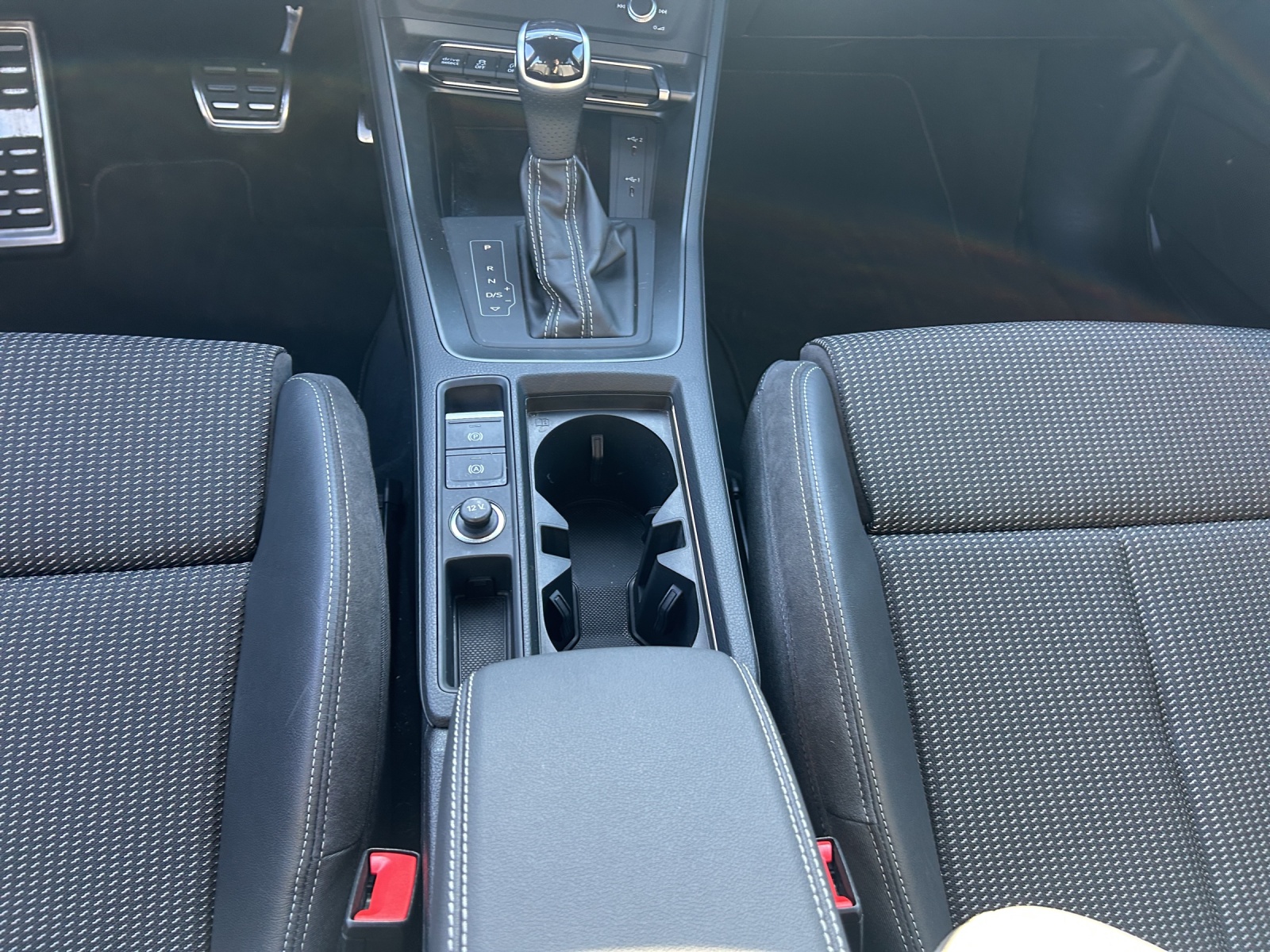 AUDI Q3 35 TFSI S line Attraction S-tronic-image-10