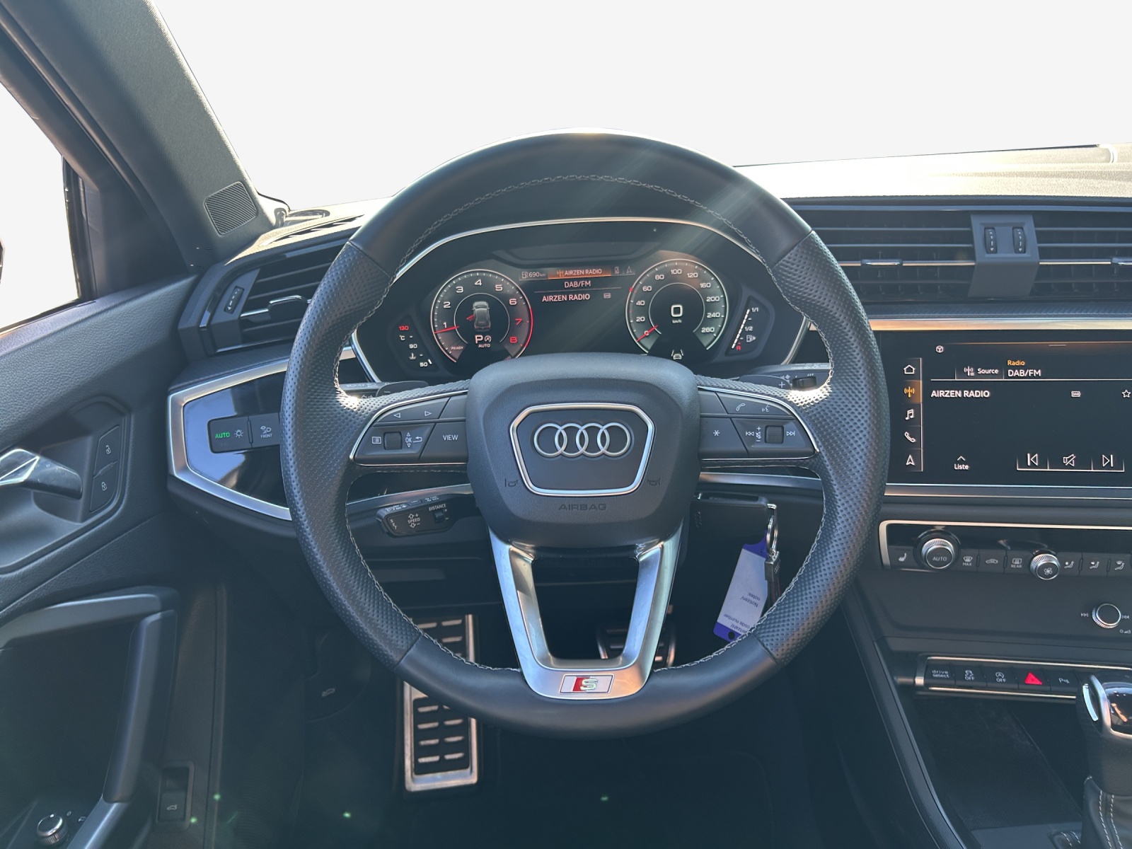 AUDI Q3 35 TFSI S line Attraction S-tronic-image-9