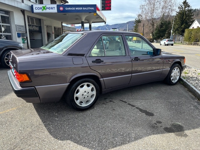 MERCEDES-BENZ 190 E 2.3-image-10