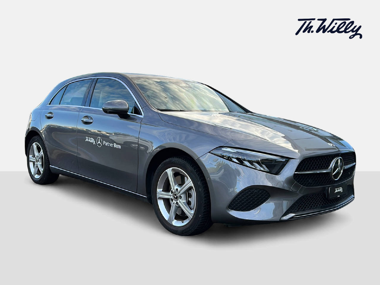 MERCEDES-BENZ A 250 e EQ Star Progressive-image-12