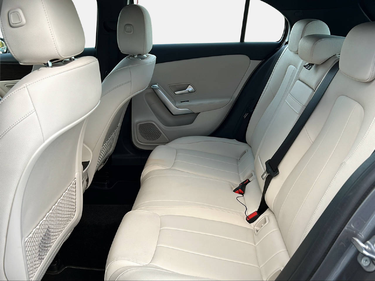 MERCEDES-BENZ A 250 e EQ Star Progressive-image-6