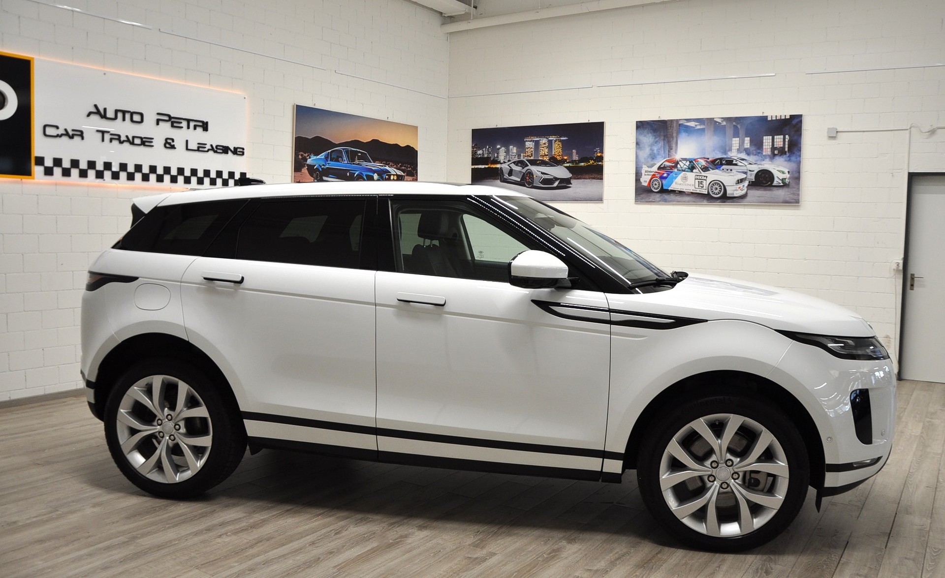 LAND ROVER Range Rover Evoque P 200 MHEV SE AT9-image-4