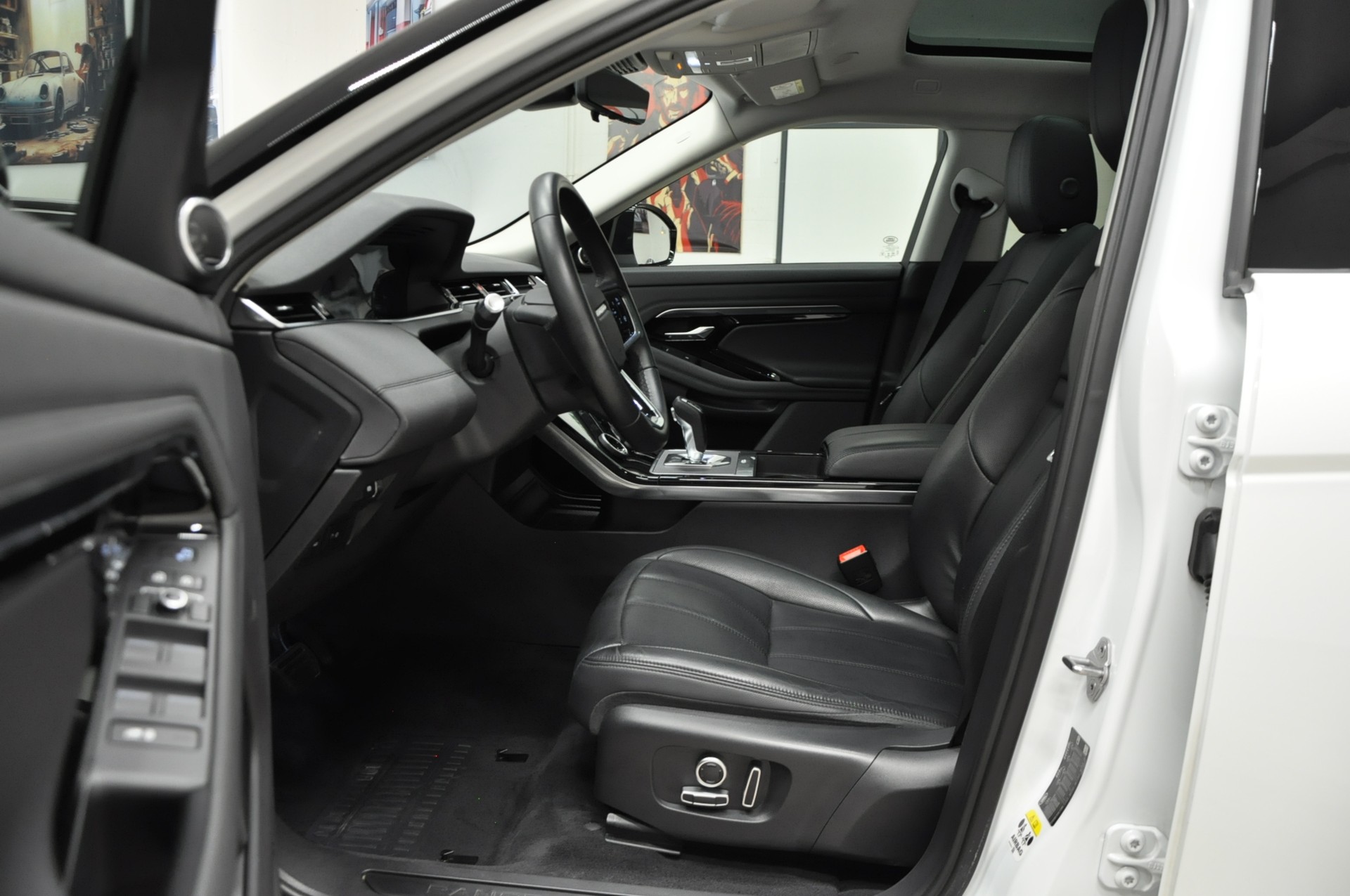 LAND ROVER Range Rover Evoque P 200 MHEV SE AT9-image-9