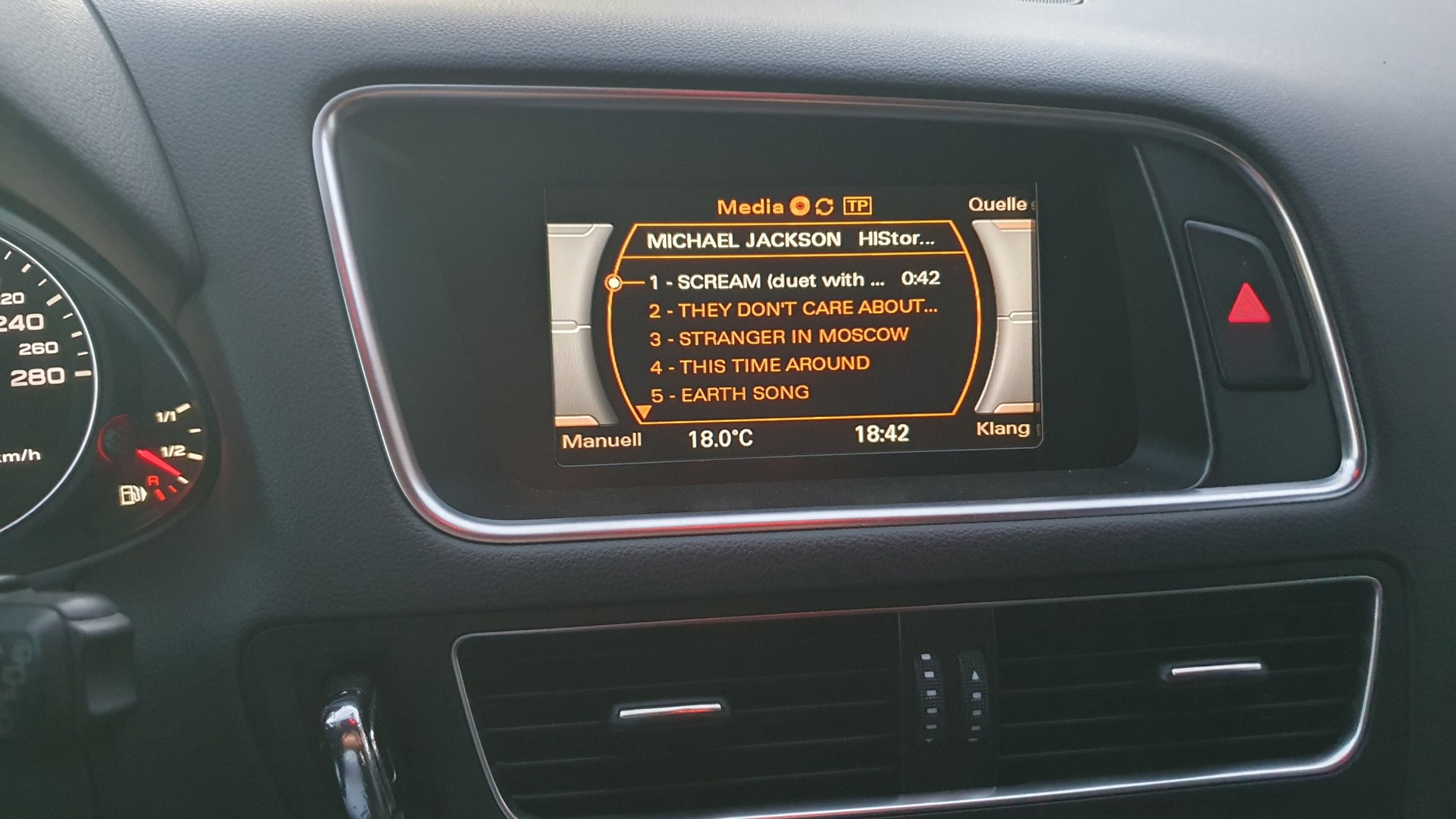 AUDI Q5 2.0 TFSI quattro S-tronic-image-15