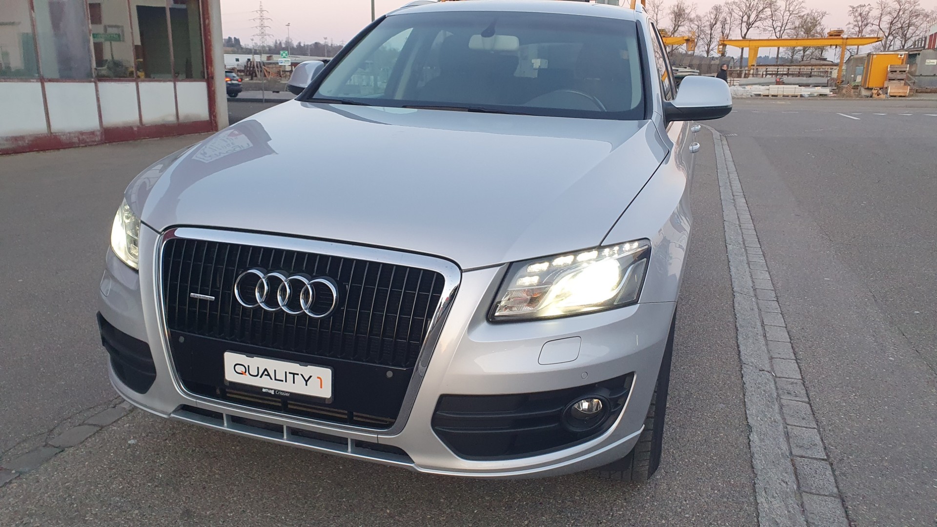 AUDI Q5 2.0 TFSI quattro S-tronic-image-3