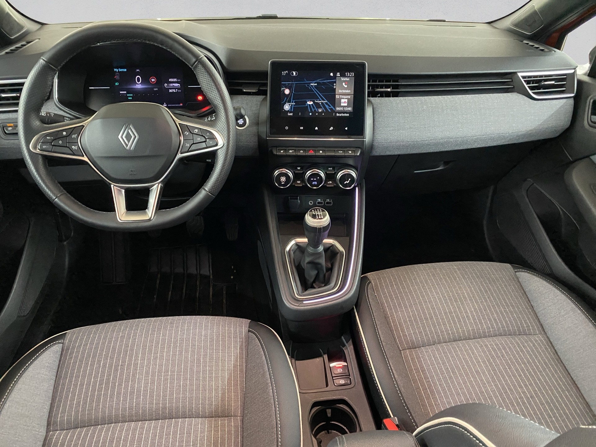 RENAULT Clio 1.0 Techno-image-10