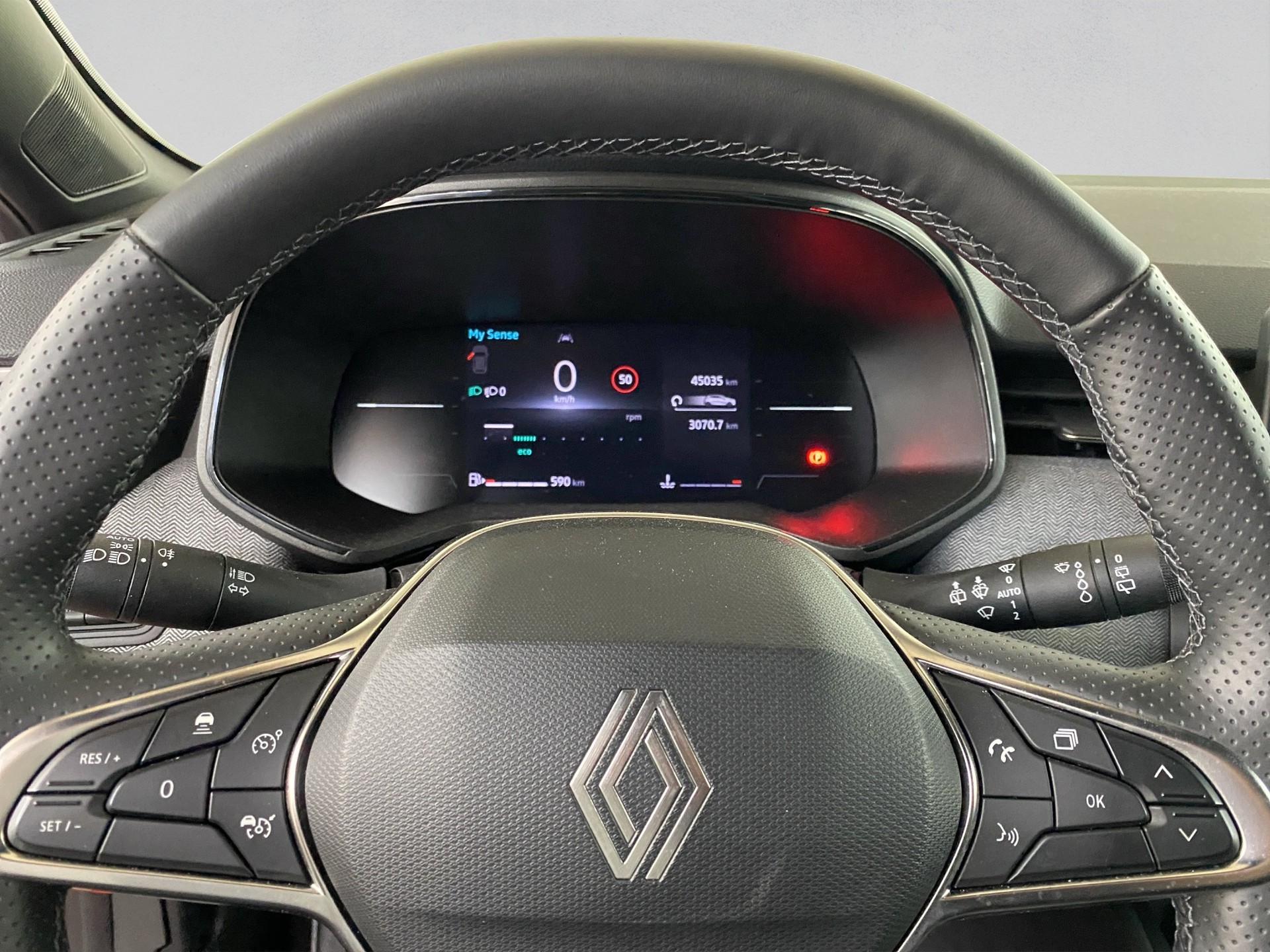 RENAULT Clio 1.0 Techno-image-11