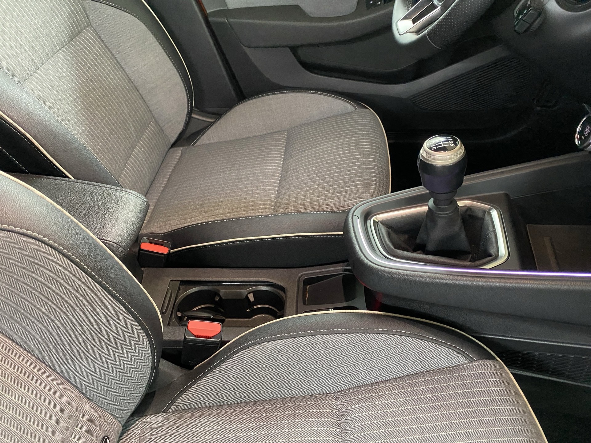 RENAULT Clio 1.0 Techno-image-14