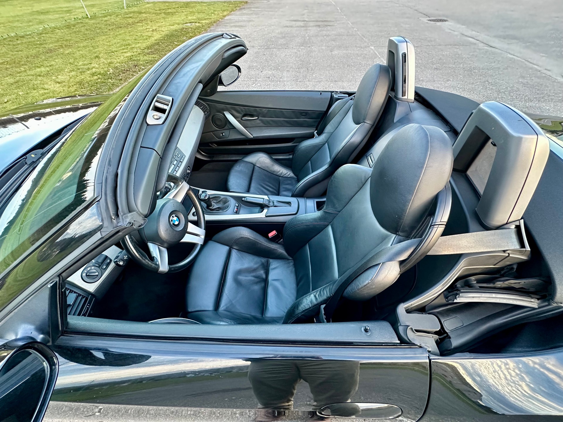 BMW Z4 2.5i Roadster-image-4