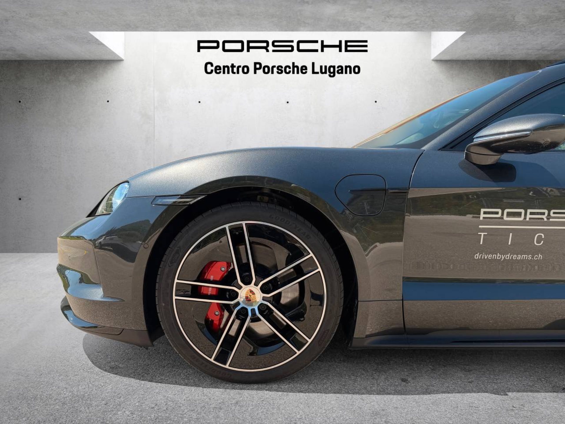 PORSCHE Taycan GTS Sport Turismo-image-11