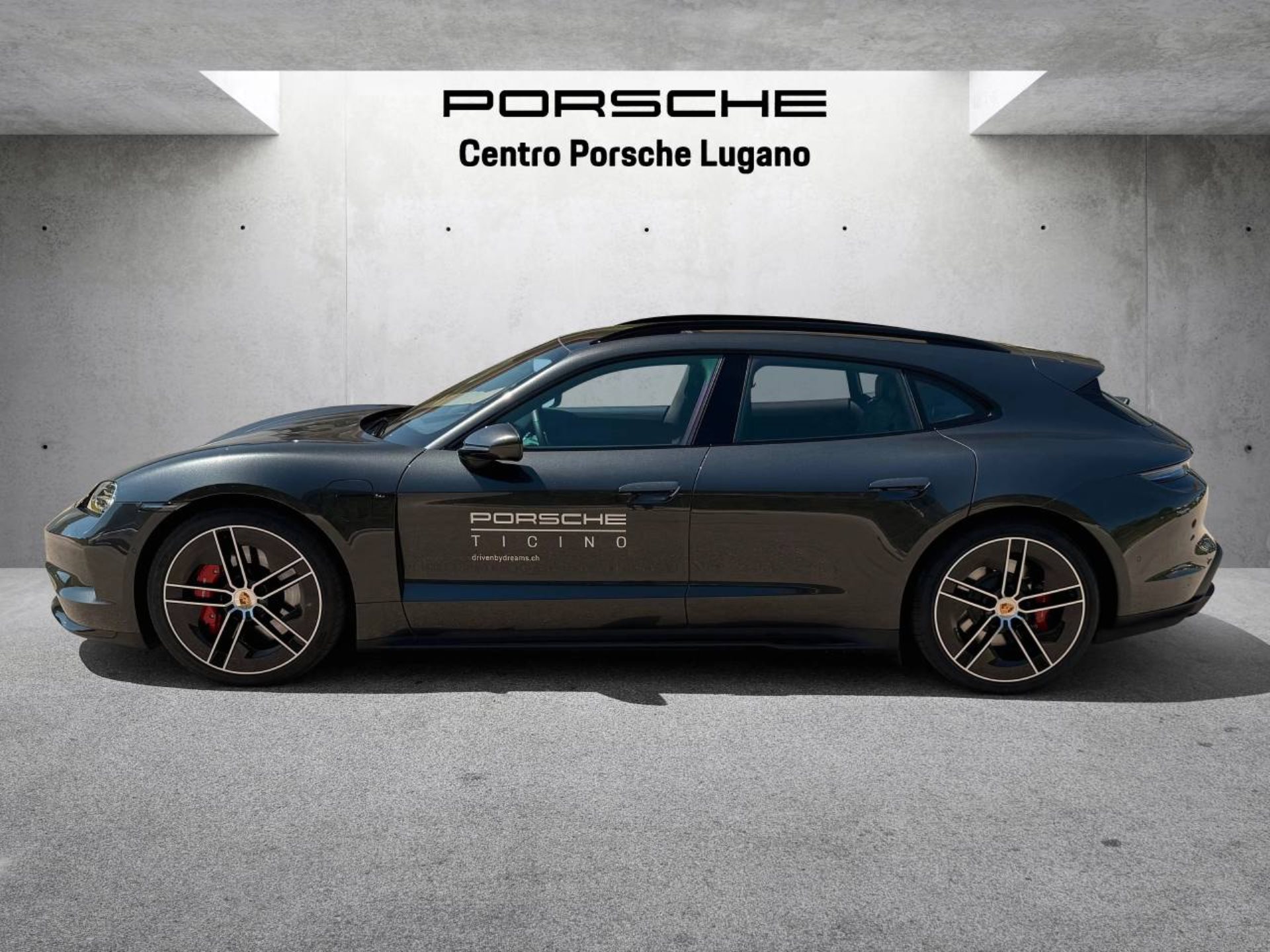 PORSCHE Taycan GTS Sport Turismo-image-1