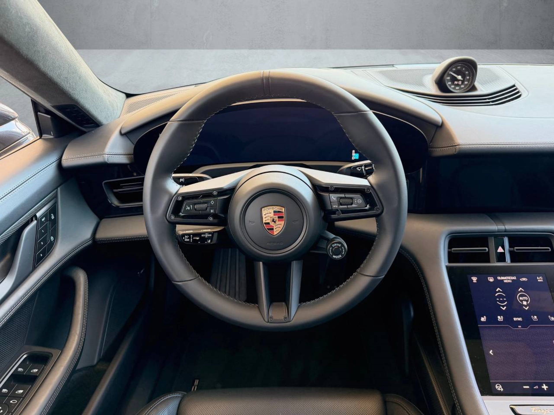 PORSCHE Taycan GTS Sport Turismo-image-12