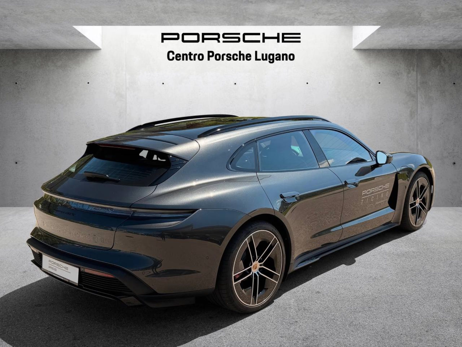 PORSCHE Taycan GTS Sport Turismo-image-7