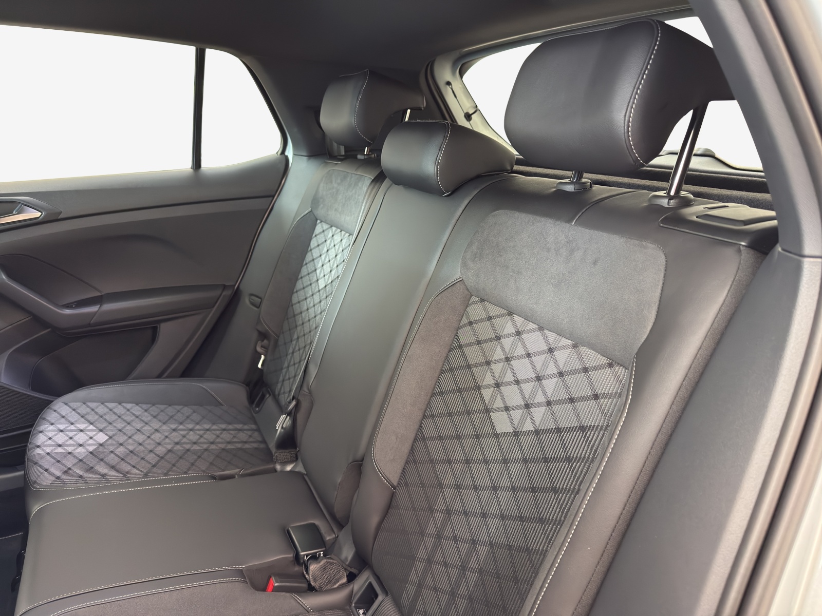 VW T-Cross 1.0 TSI EVO R-Line DSG-image-11