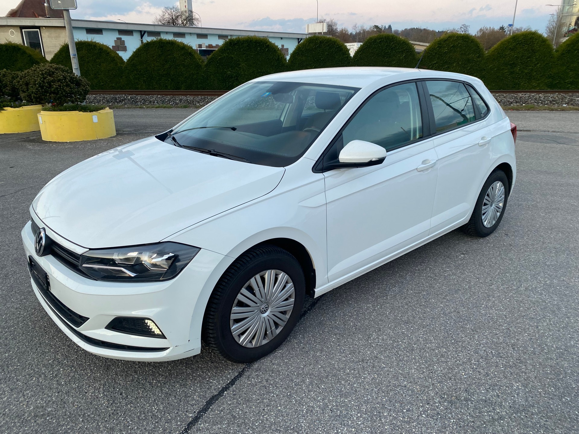 VW Polo 1.0 BMT Trendline-image-2