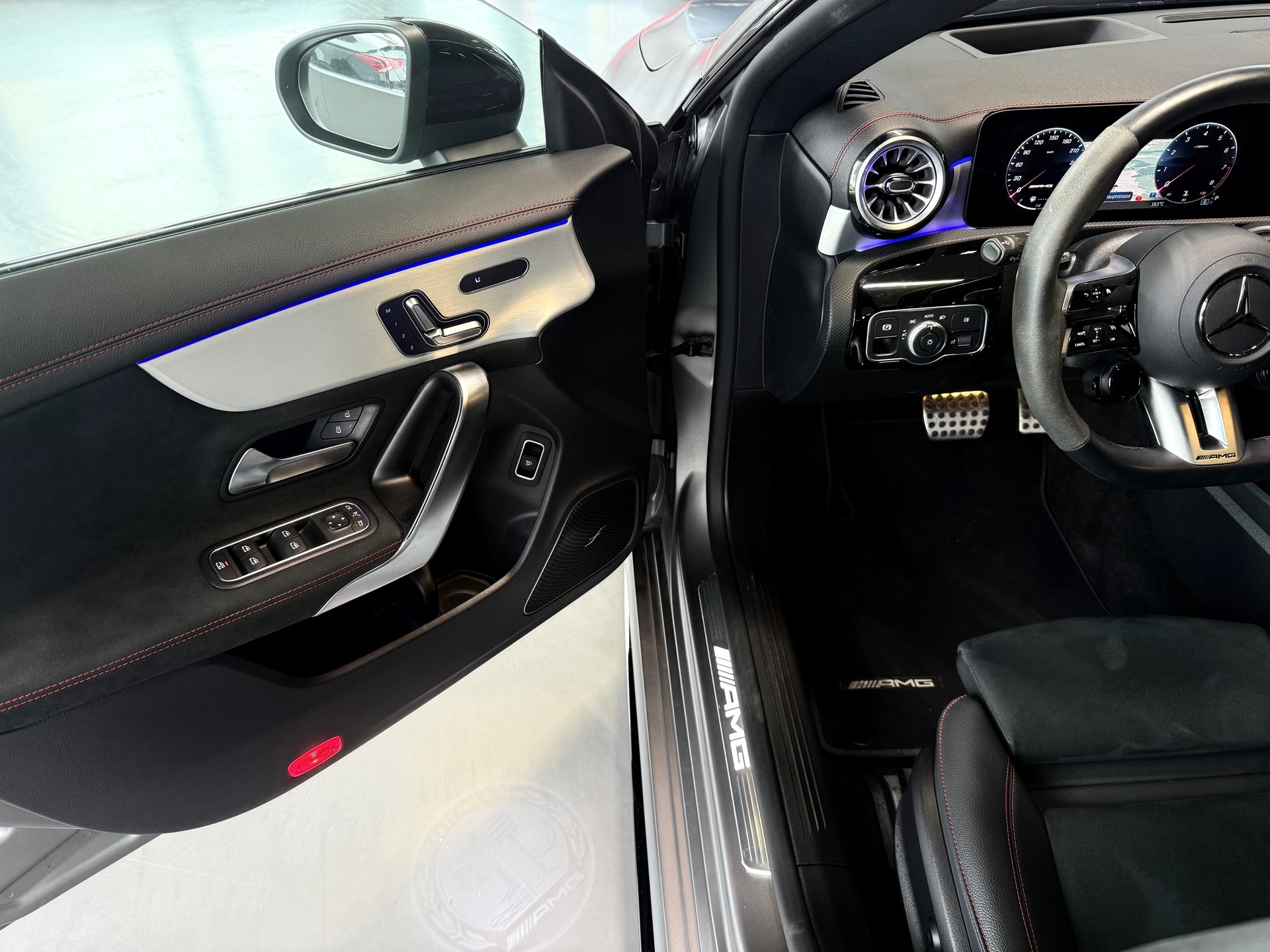 MERCEDES-BENZ CLA 45 S AMG 4Matic+ 8G-DCT-image-8