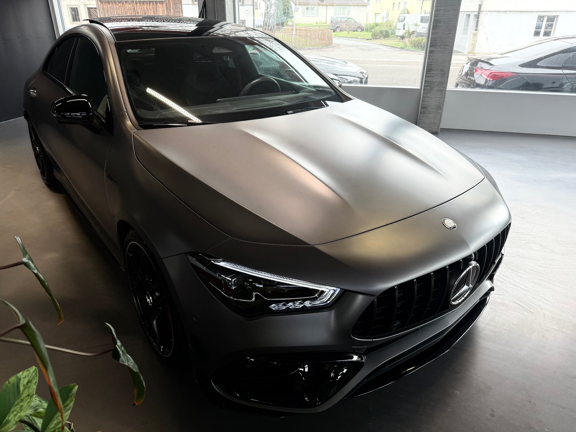 MERCEDES-BENZ CLA 45 S AMG 4Matic+ 8G-DCT-showroom-element-2