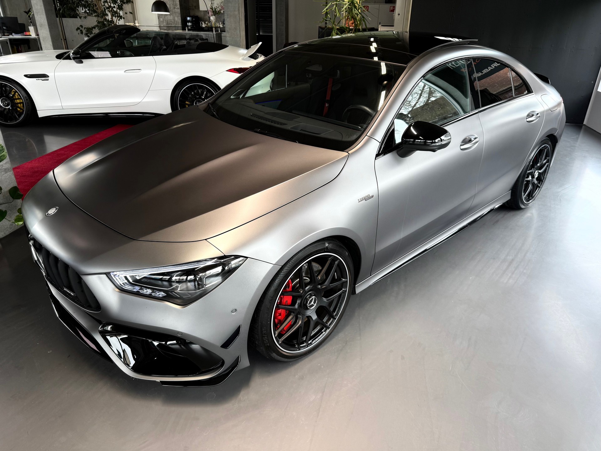 MERCEDES-BENZ CLA 45 S AMG 4Matic+ 8G-DCT-showroom-element-1