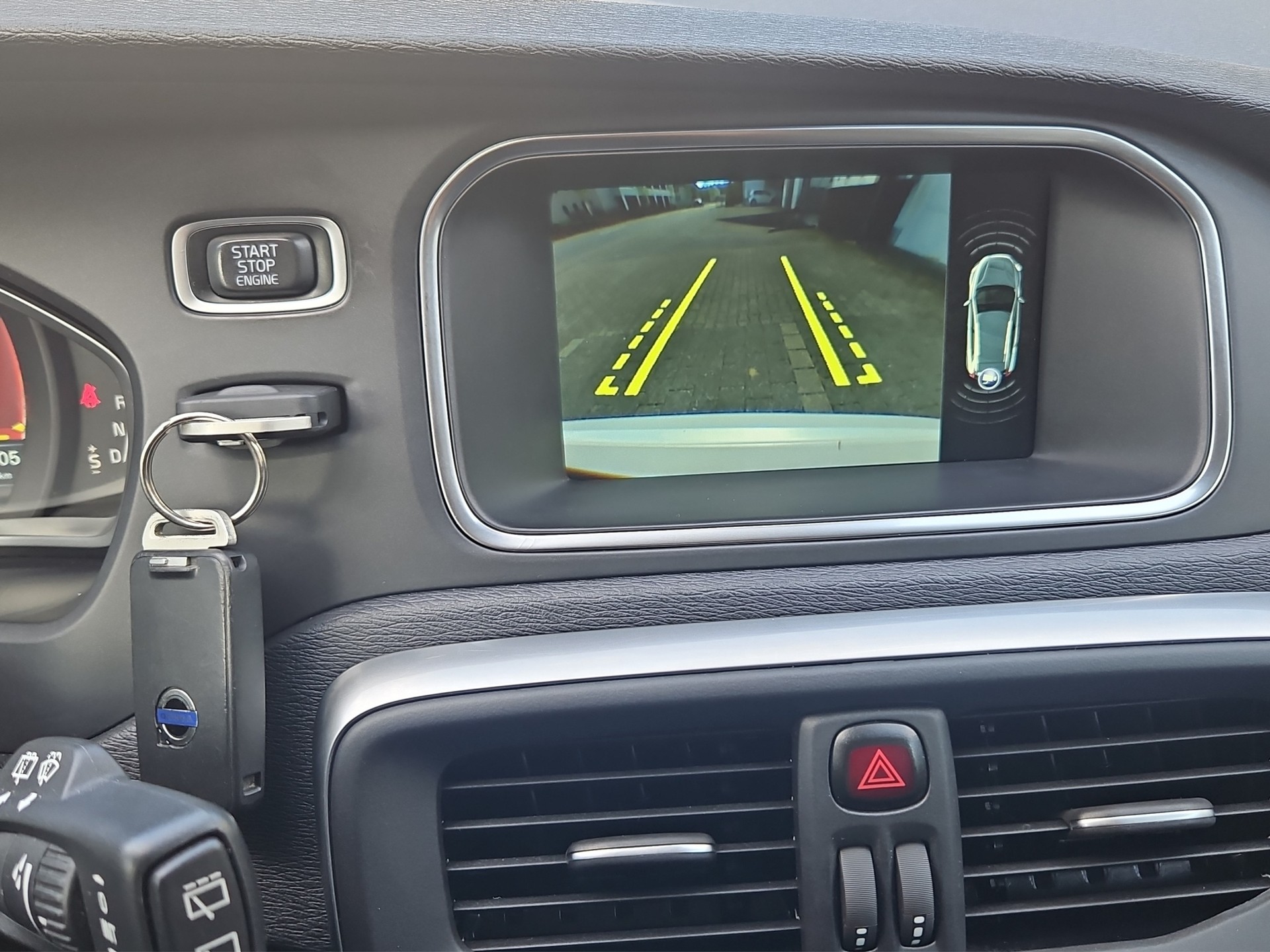 VOLVO V40 Cross Country T5 AWD Summum Geartronic-image-15