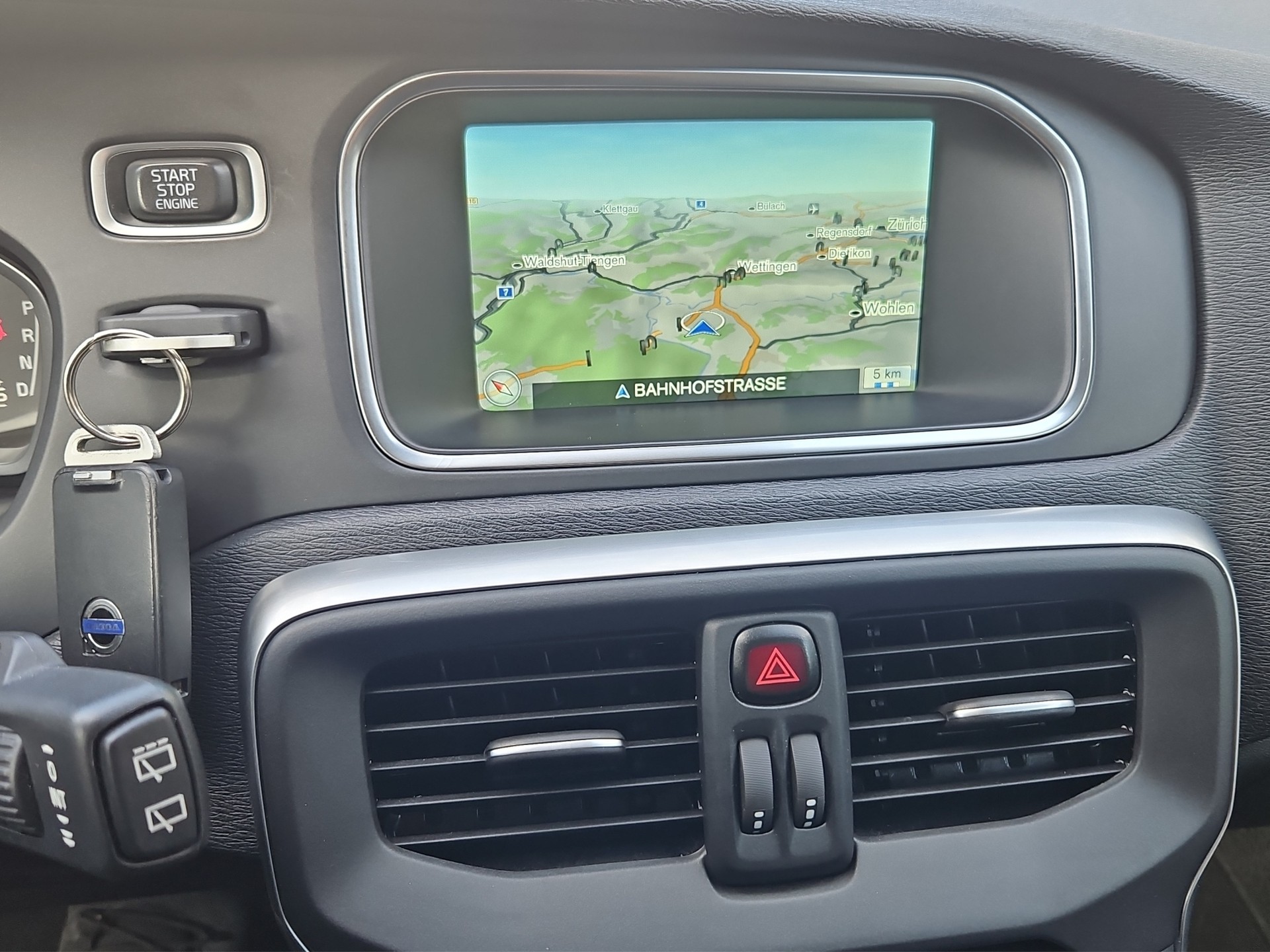 VOLVO V40 Cross Country T5 AWD Summum Geartronic-image-14