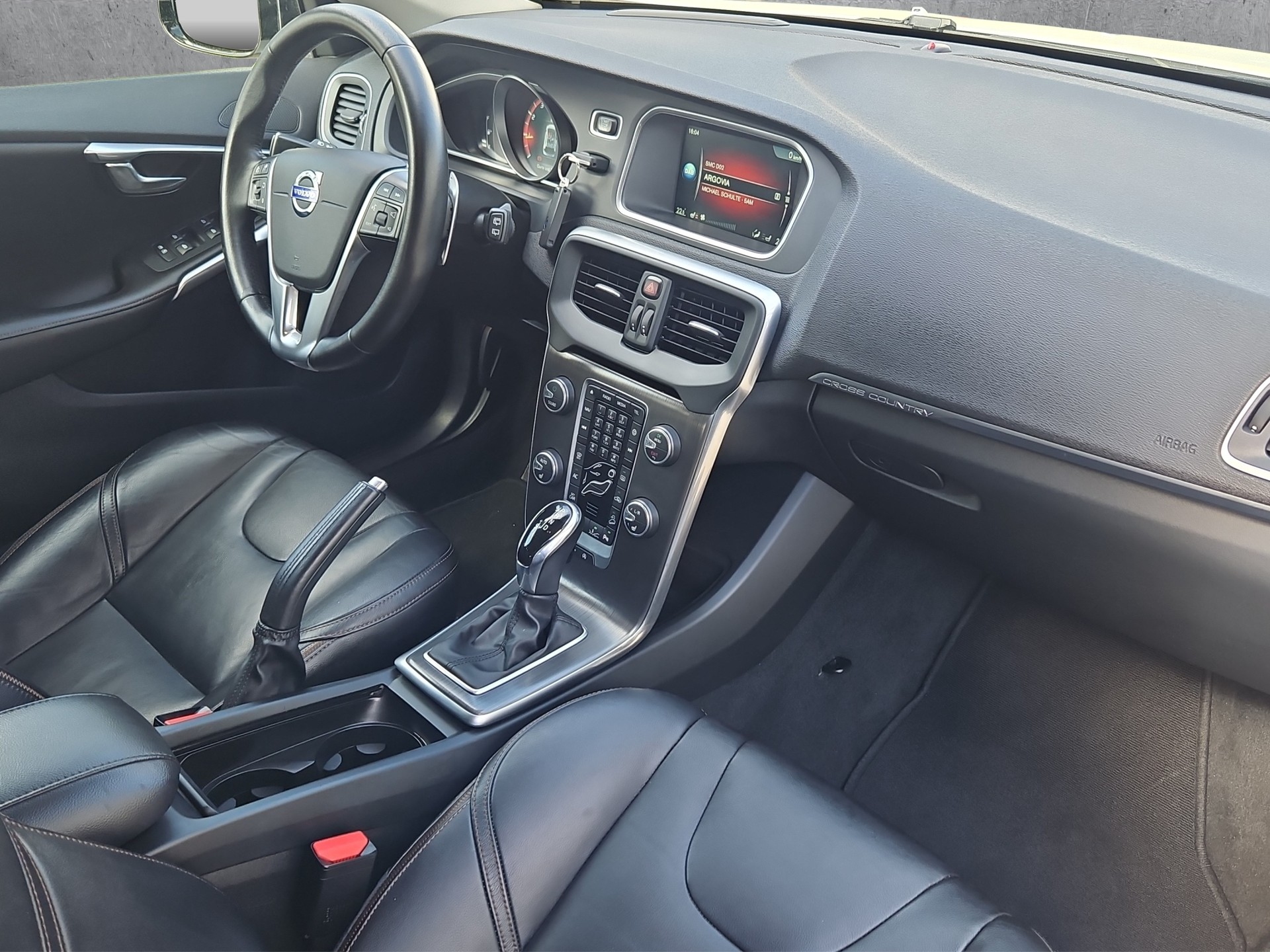 VOLVO V40 Cross Country T5 AWD Summum Geartronic-image-11