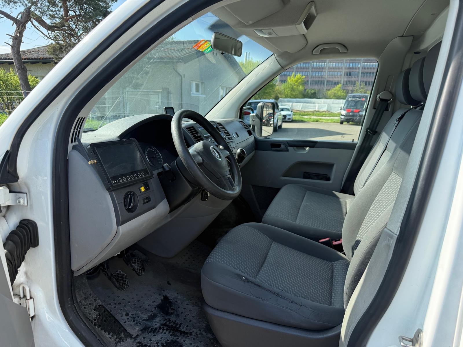 VW T5 2.0 TDI-image-11