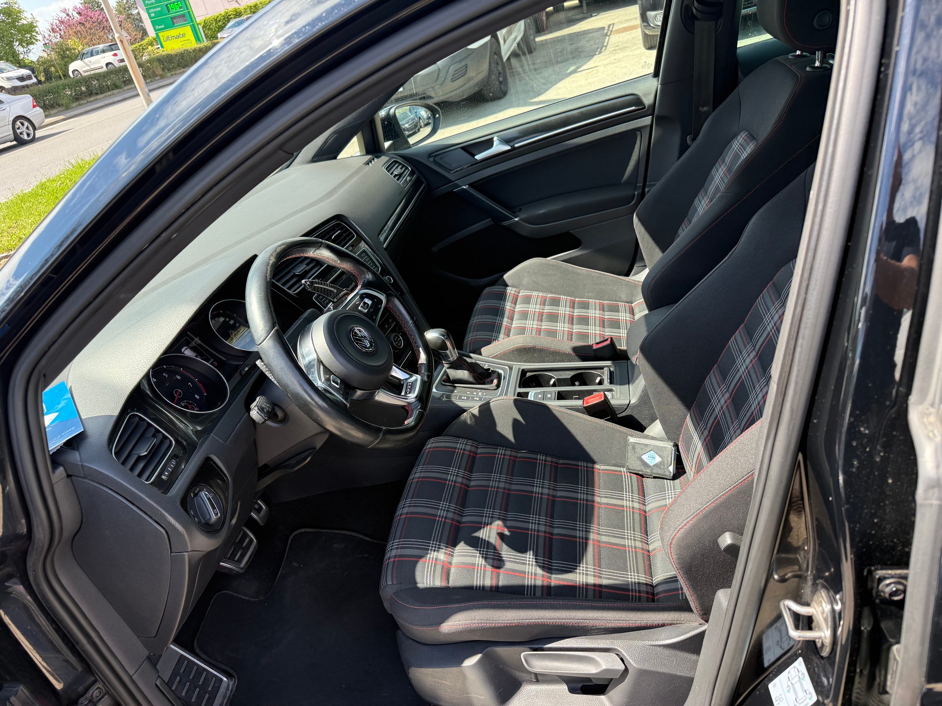VW Golf 2.0 TSI GTI DSG-image-9