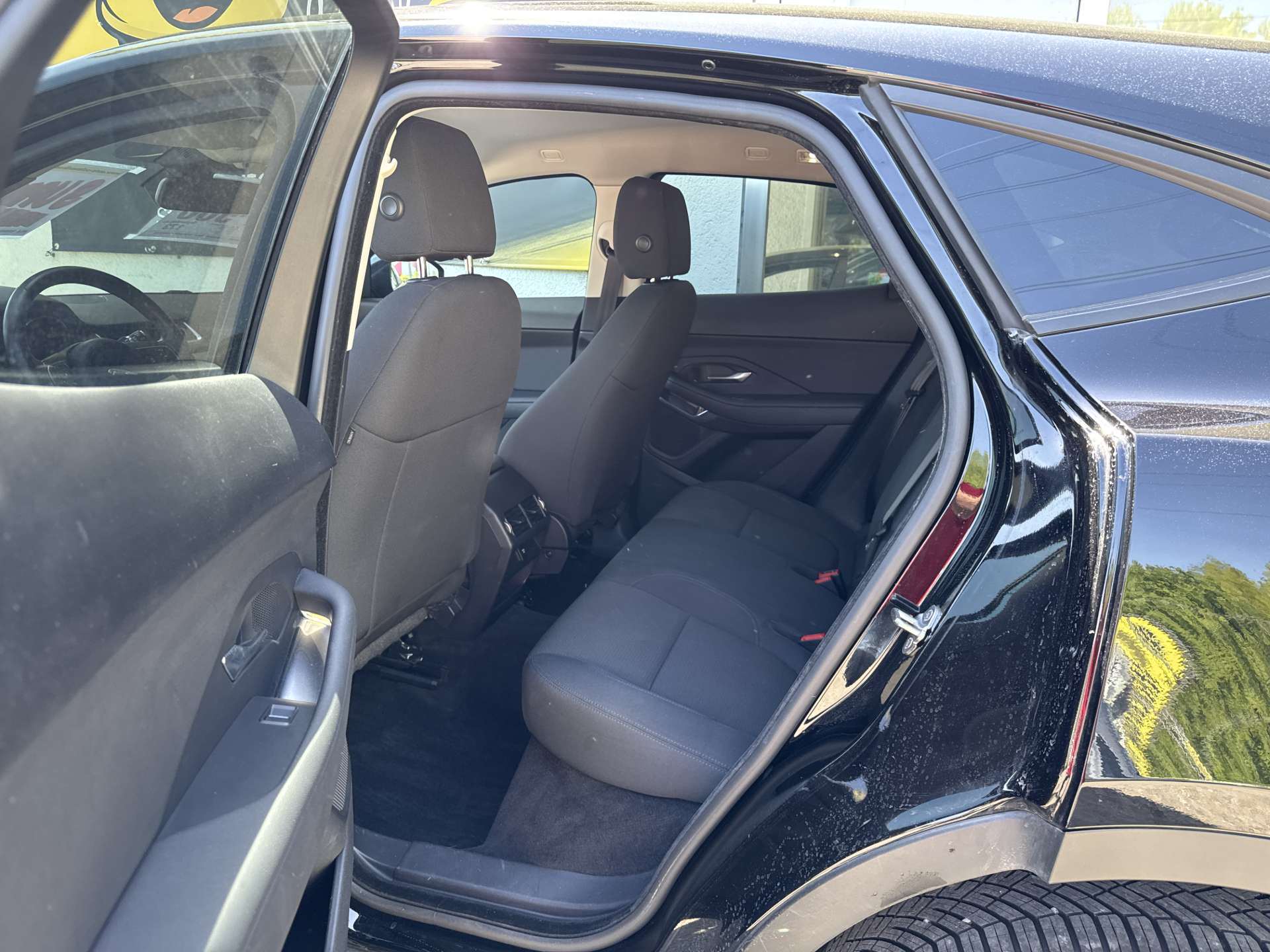 JAGUAR E-Pace 2.0d D150 AWD Automat-image-7