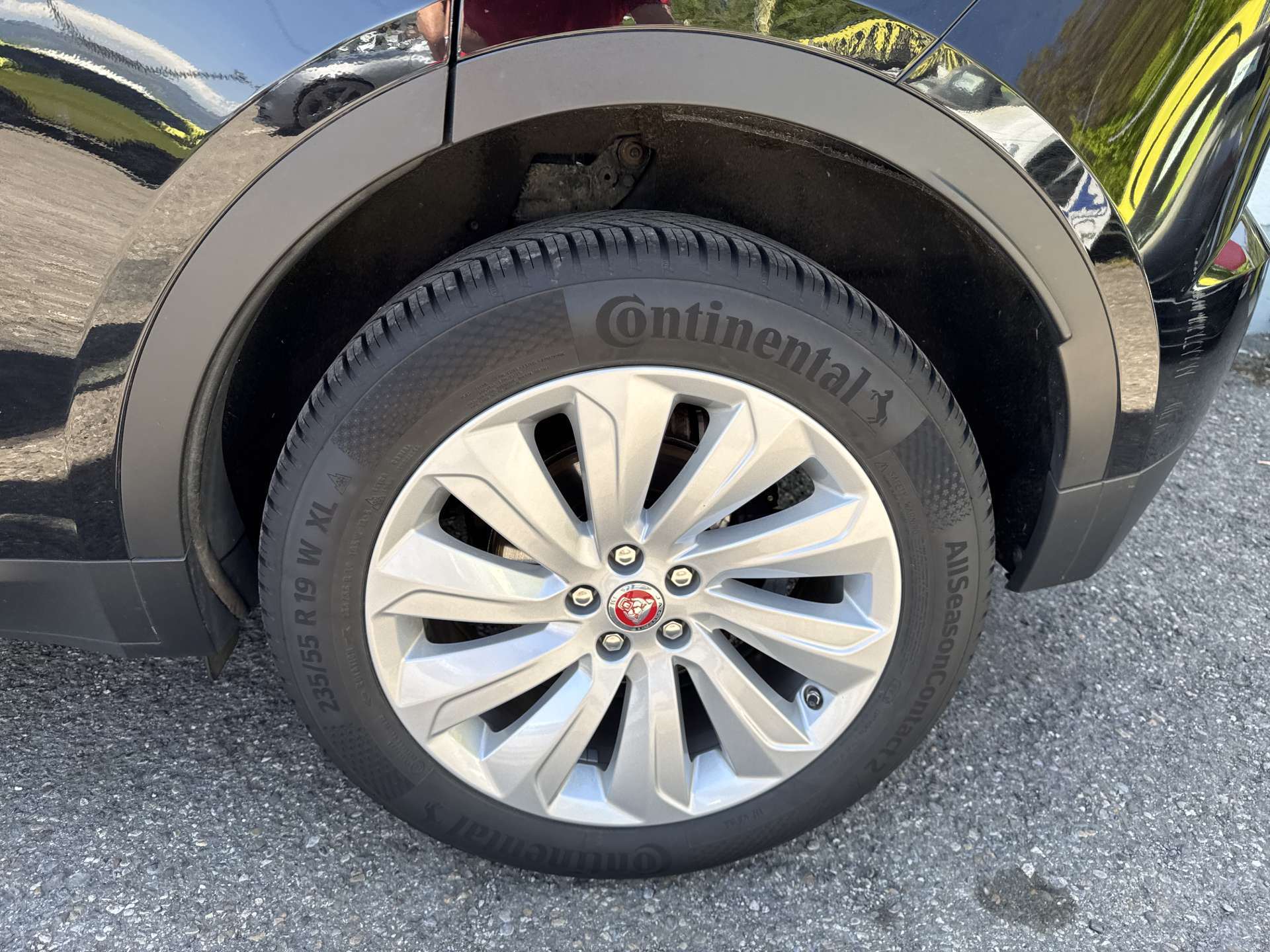 JAGUAR E-Pace 2.0d D150 AWD Automat-image-9