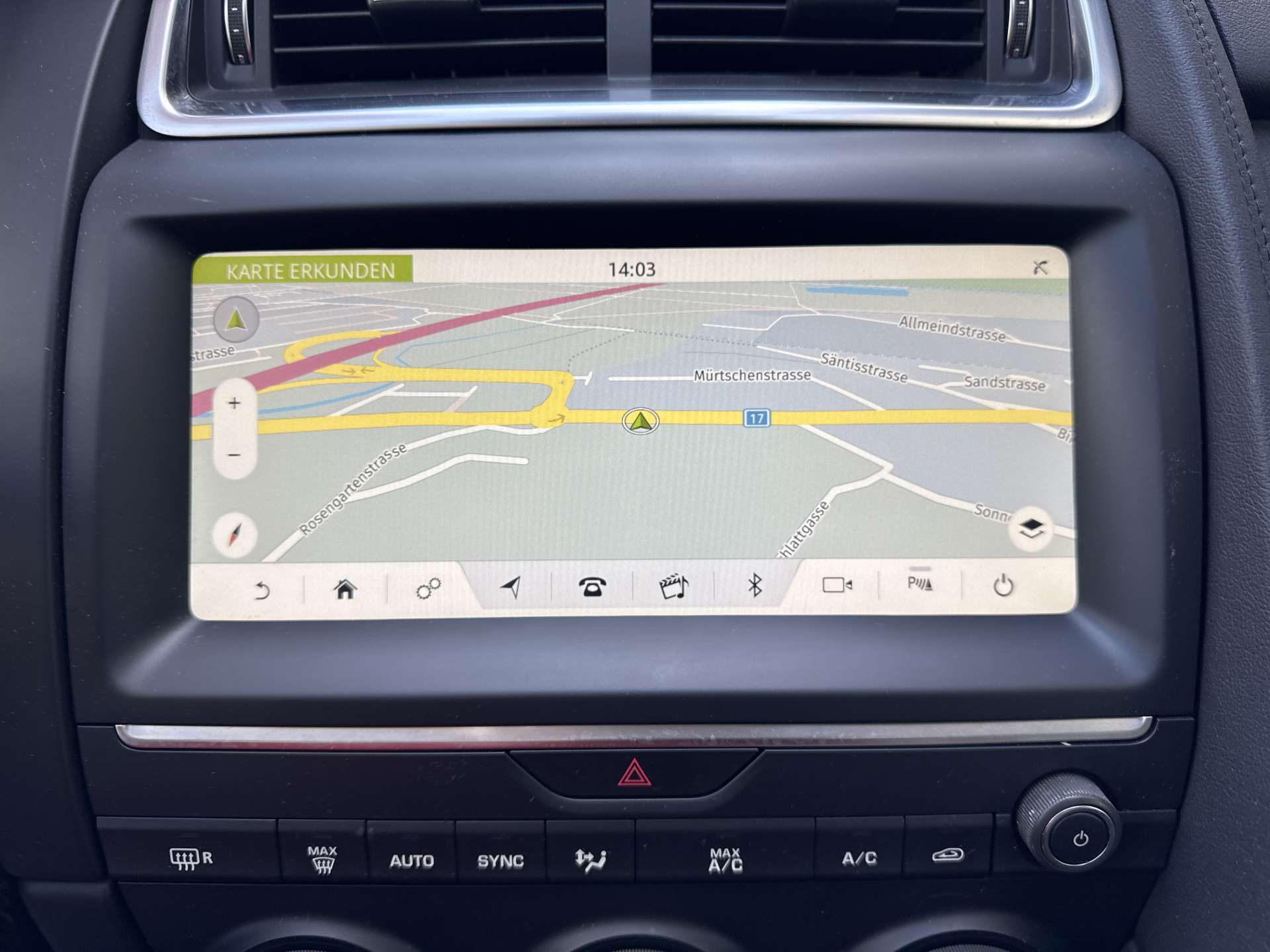 JAGUAR E-Pace 2.0d D150 AWD Automat-image-1