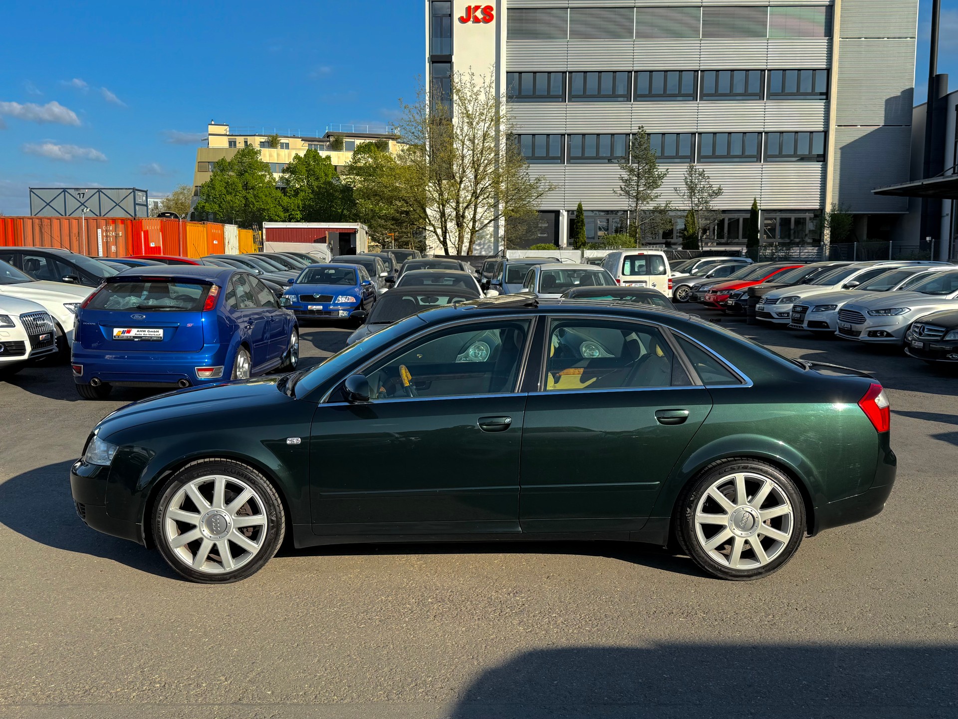 AUDI A4 3.0 V6 quattro "Audi exclusive" Frisch ab MFK / Sonderlackierung / Buffalo Leder / Holz Nussbaum / Schiebedach / Navi / Xenon-image-7