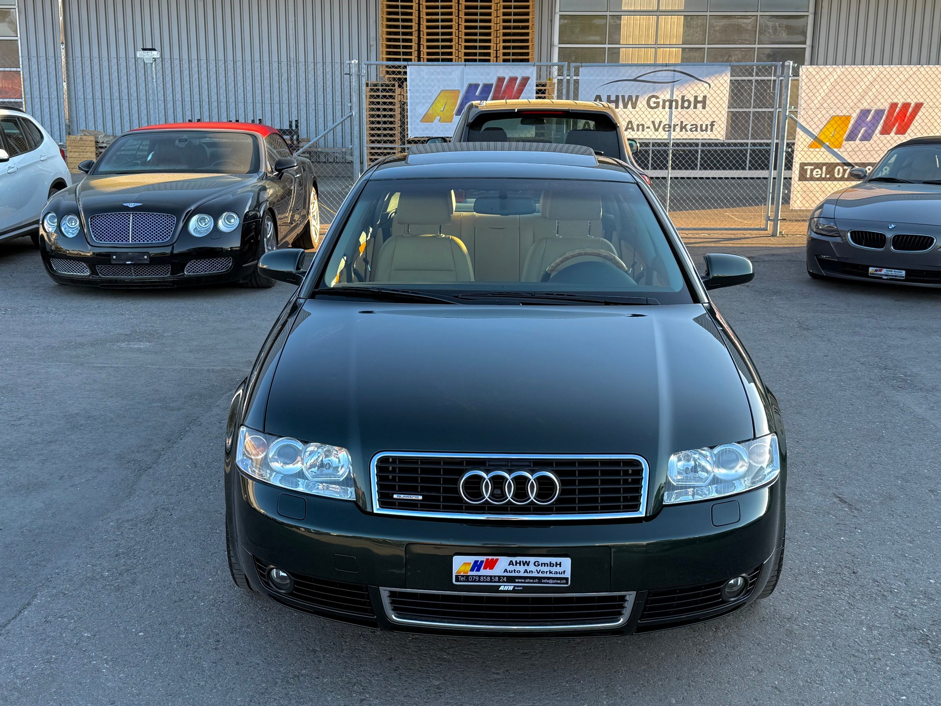 AUDI A4 3.0 V6 quattro "Audi exclusive" Frisch ab MFK / Sonderlackierung / Buffalo Leder / Holz Nussbaum / Schiebedach / Navi / Xenon-image-1