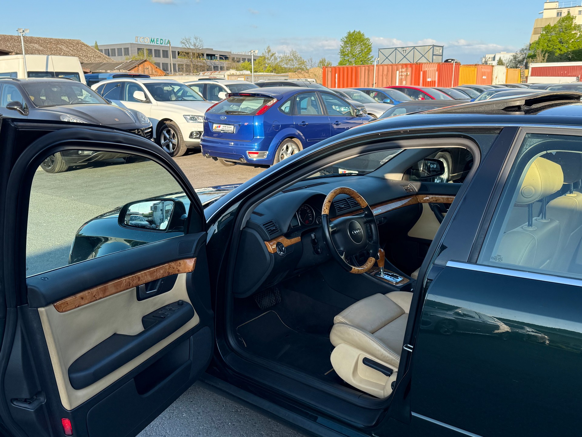 AUDI A4 3.0 V6 quattro "Audi exclusive" Frisch ab MFK / Sonderlackierung / Buffalo Leder / Holz Nussbaum / Schiebedach / Navi / Xenon-image-11